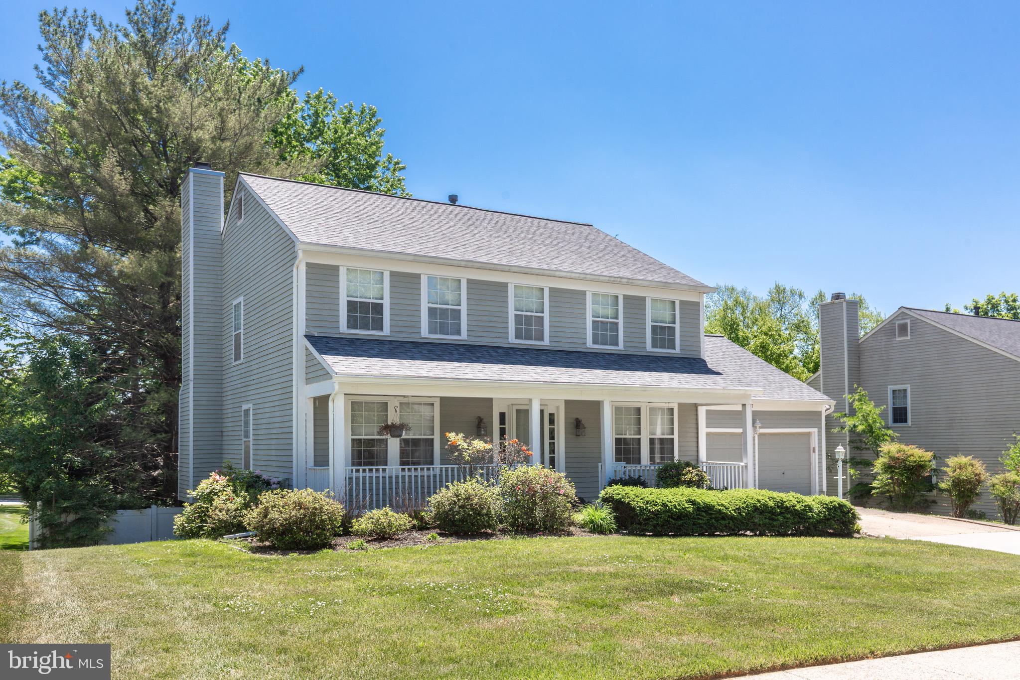 17 GOLDEN GRASS COURT
