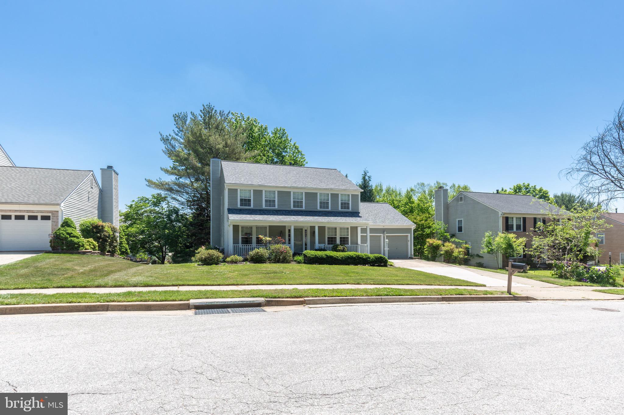 17 GOLDEN GRASS COURT