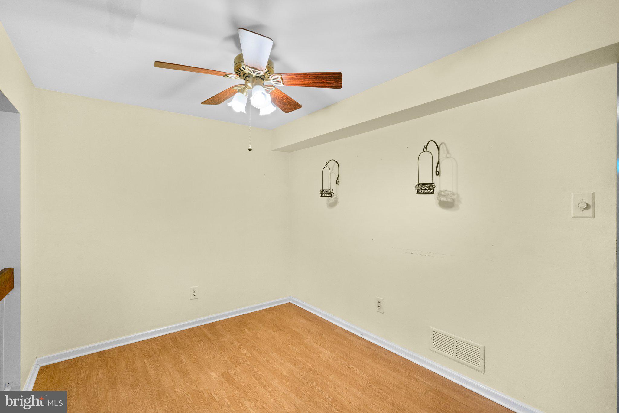 KINGS COURT - Residential