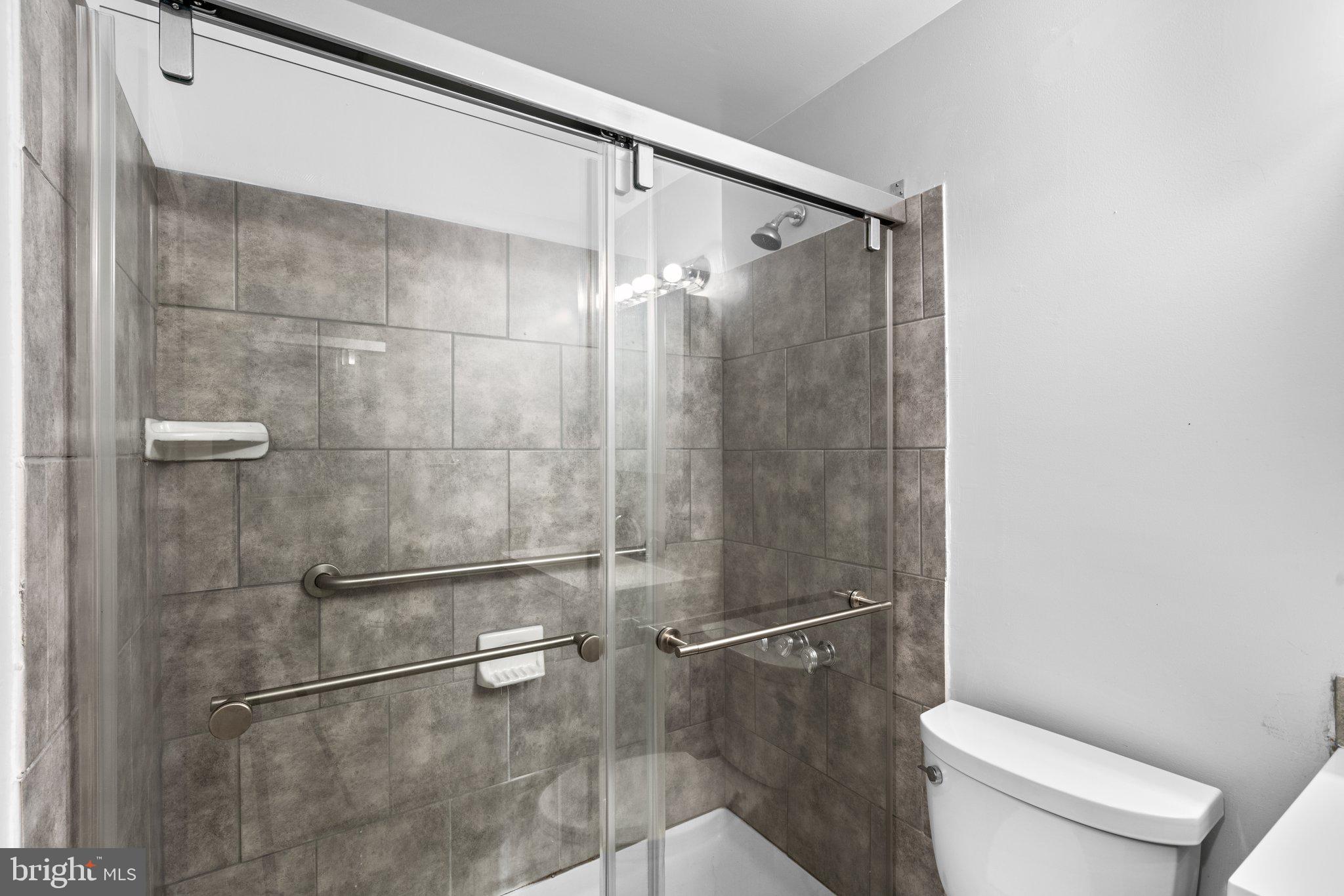 KINGS COURT - Residential