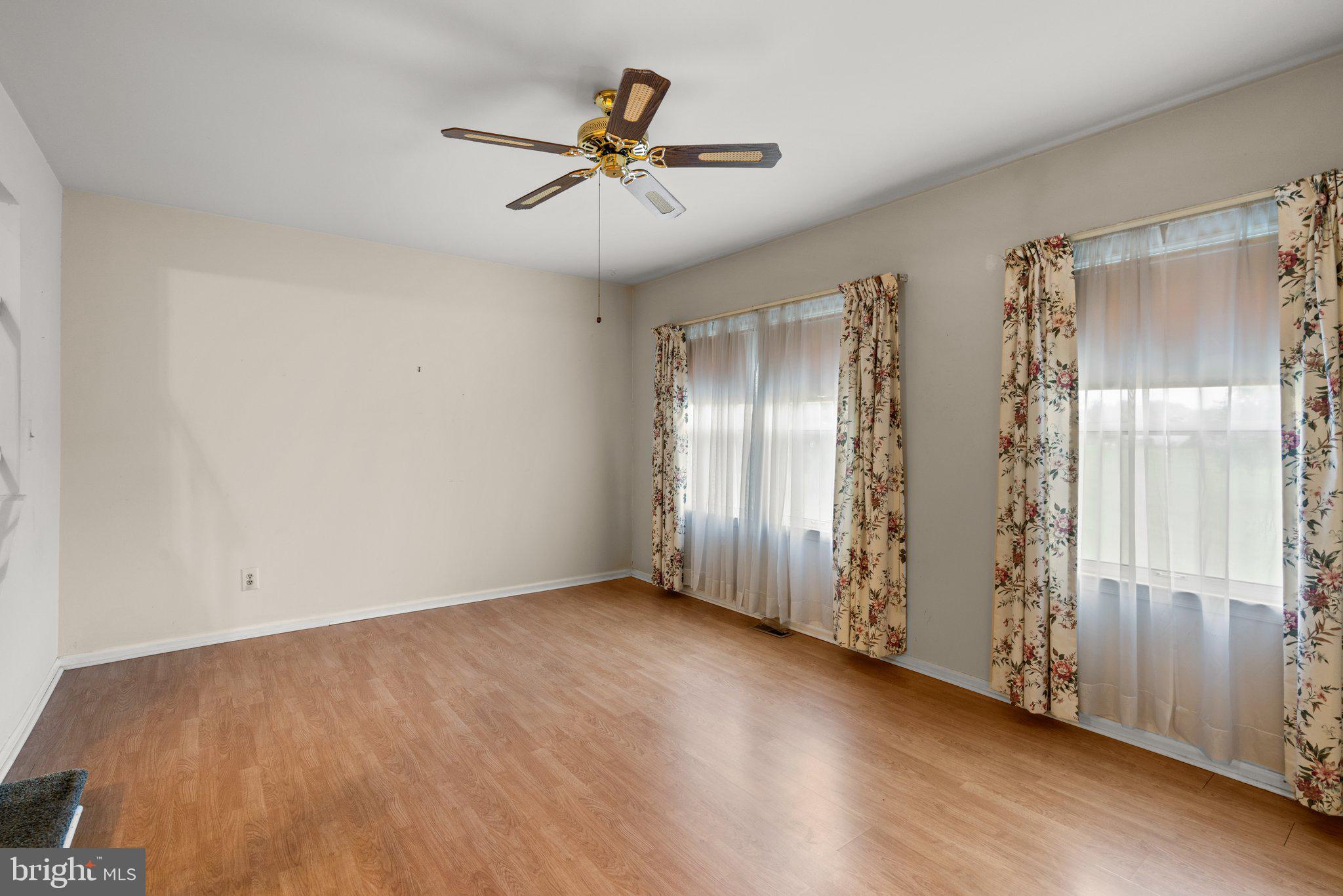 KINGS COURT - Residential