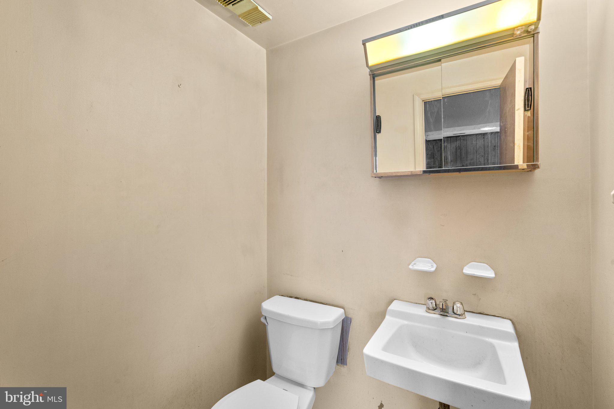 KINGS COURT - Residential