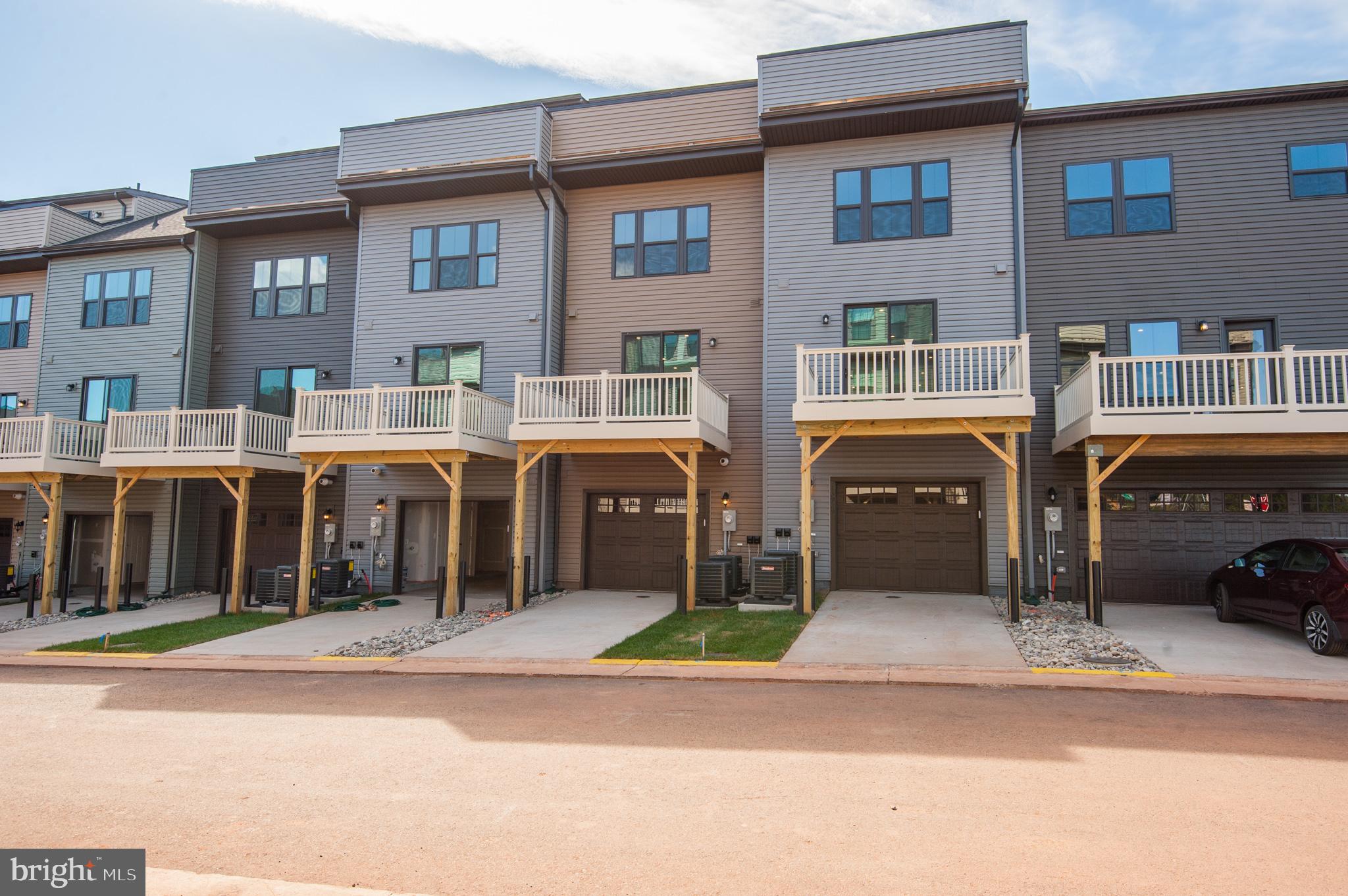 FOSTER'S GLEN - Residential Lease