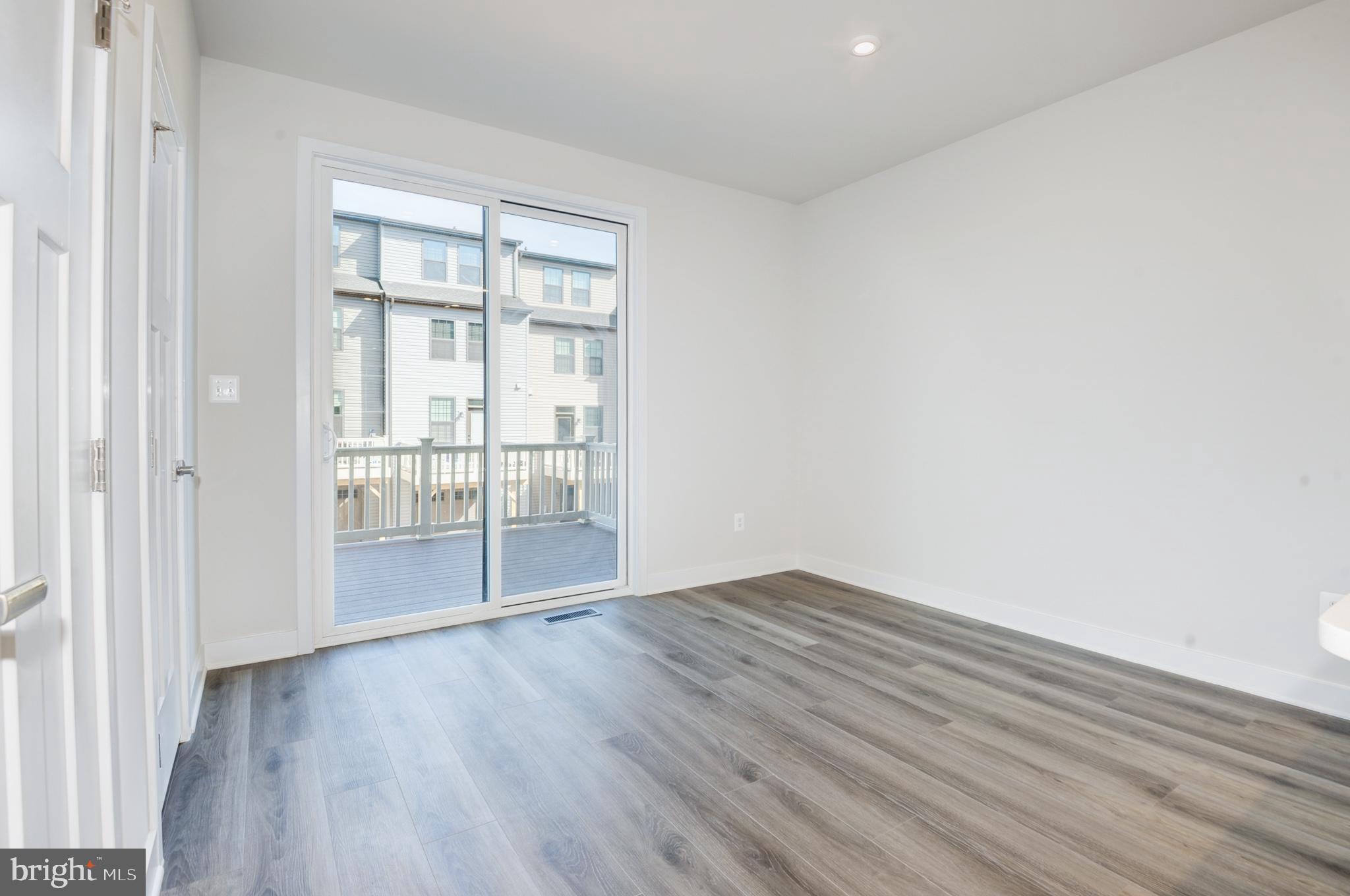 FOSTER'S GLEN - Residential Lease