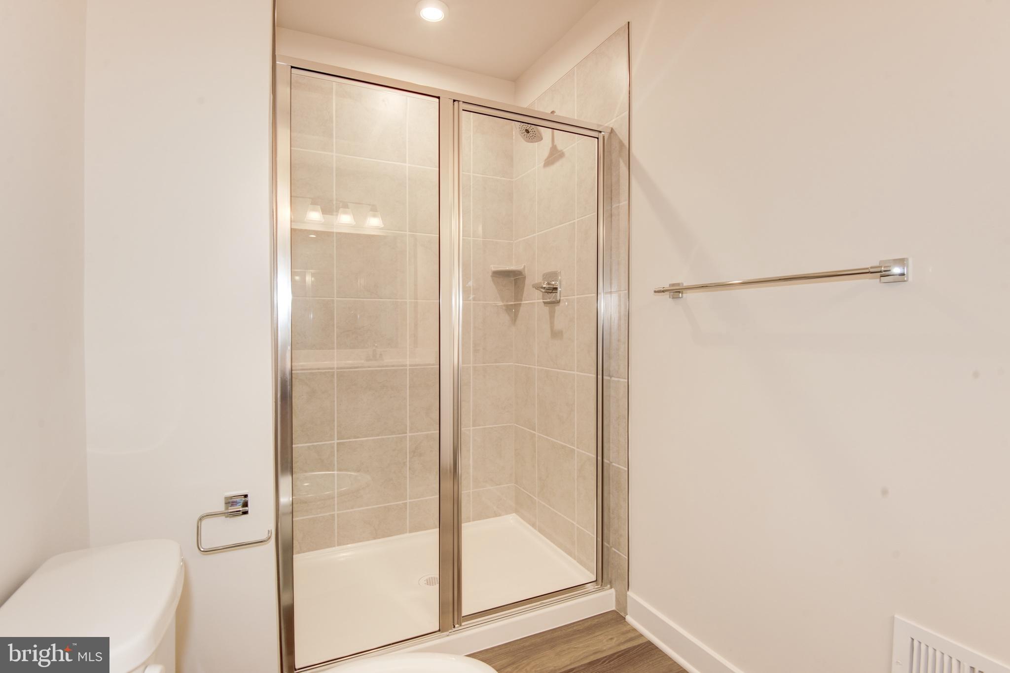 FOSTER'S GLEN - Residential Lease