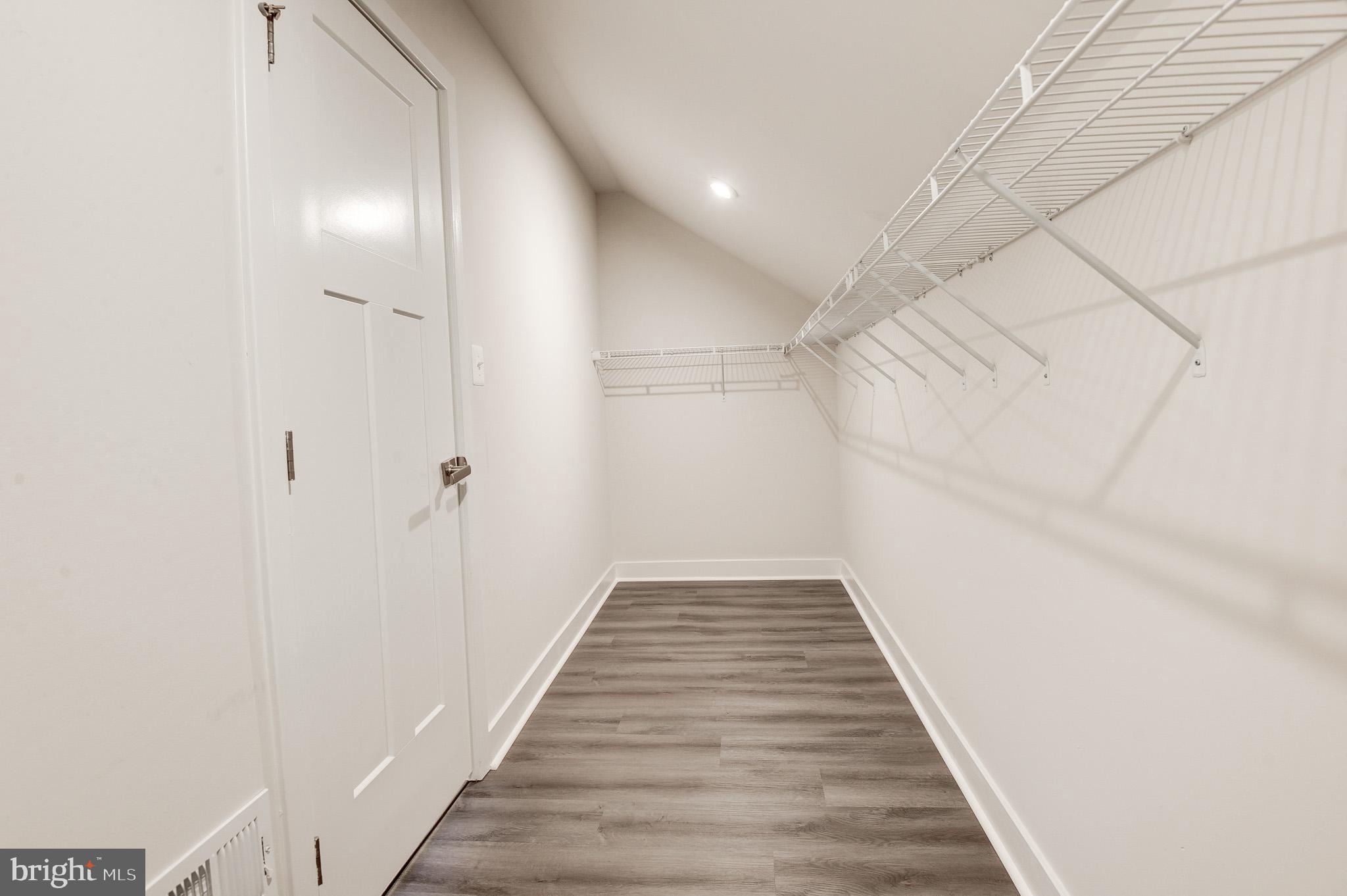 FOSTER'S GLEN - Residential Lease