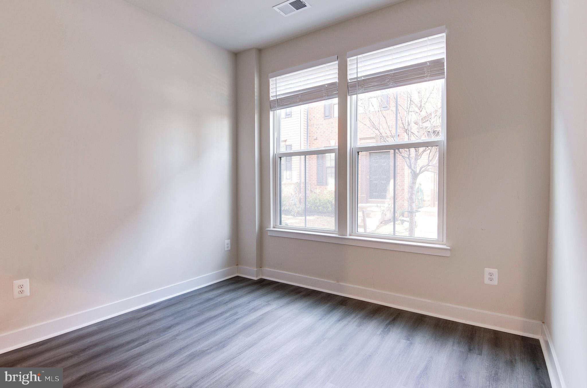 FOSTER'S GLEN - Residential Lease