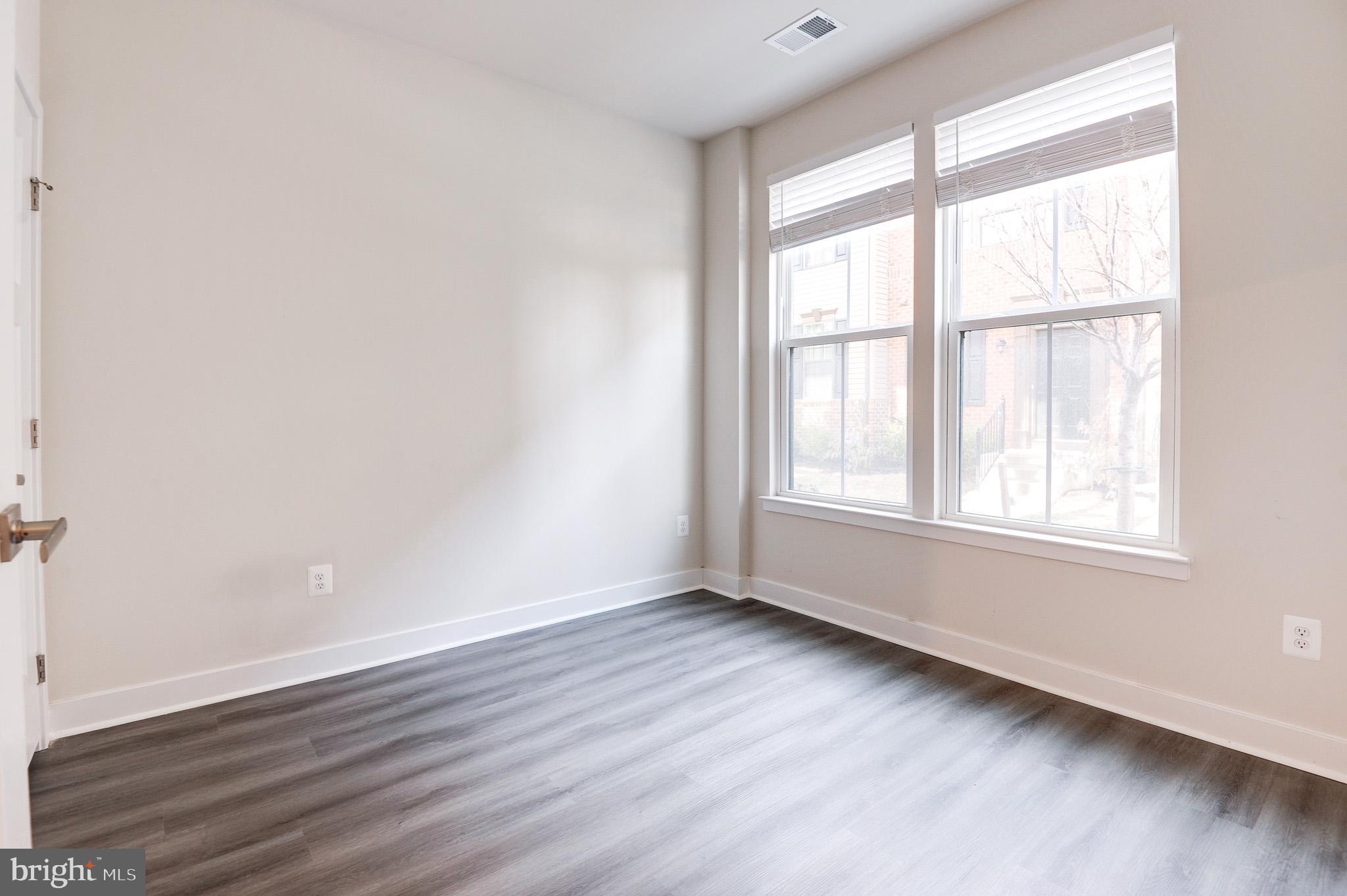 FOSTER'S GLEN - Residential Lease