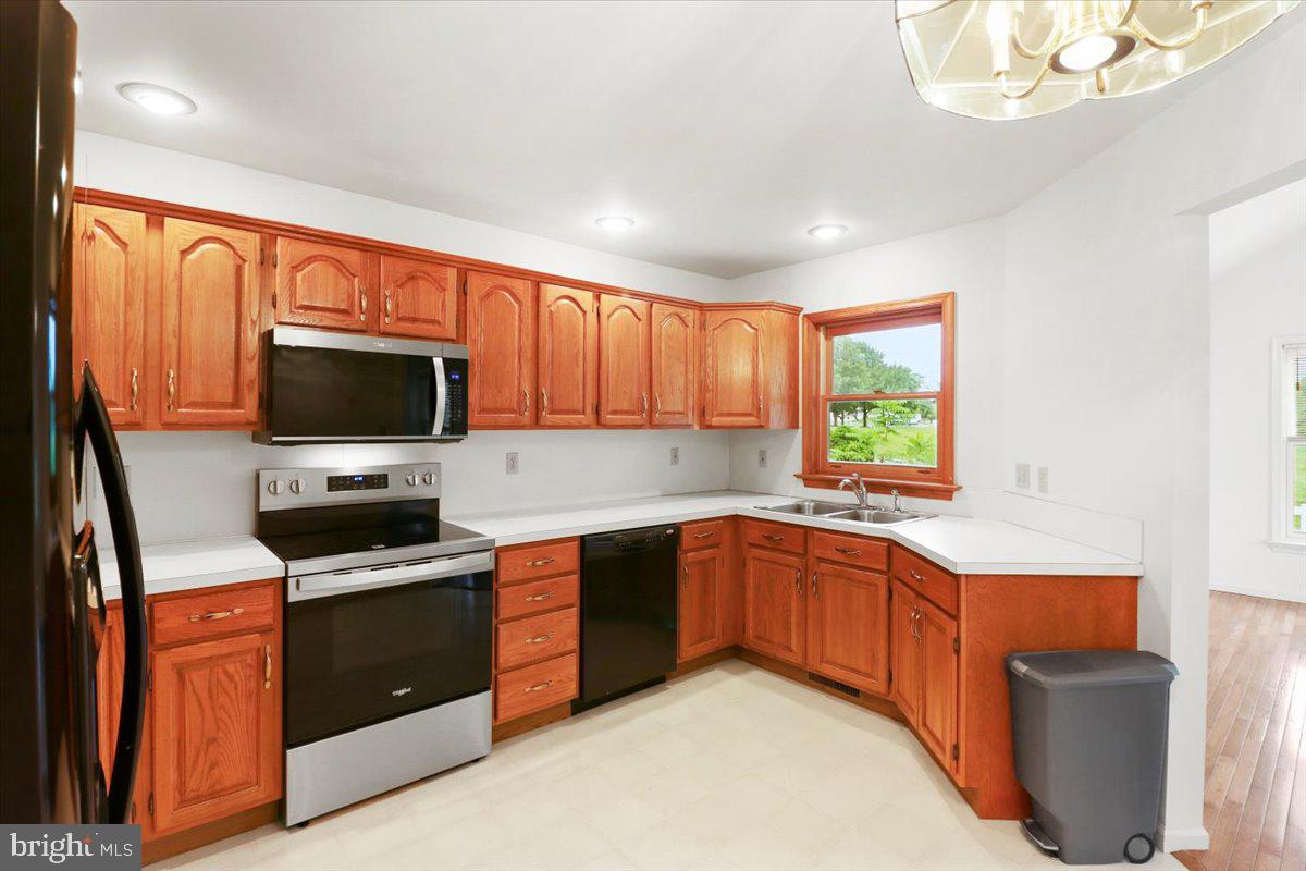 SUMMERFIELD AT ELVERSON - Residential Lease