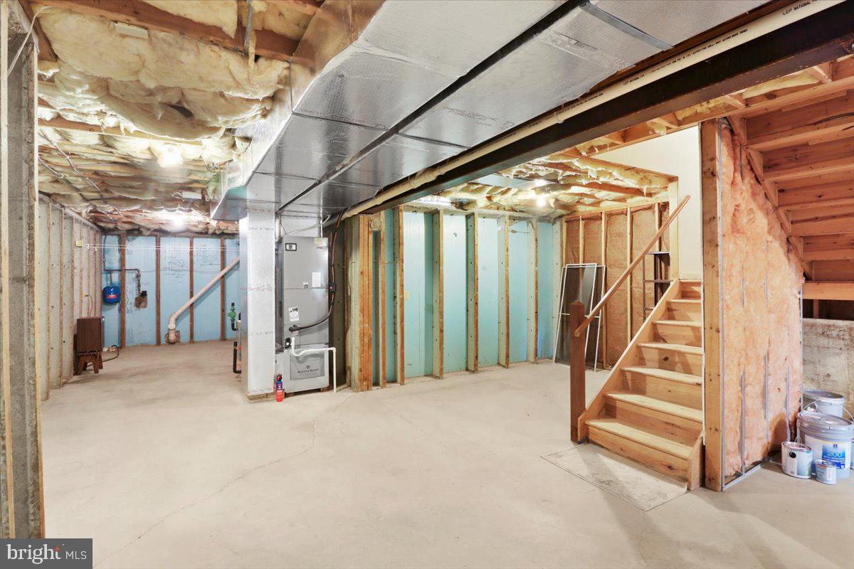 SUMMERFIELD AT ELVERSON - Residential Lease