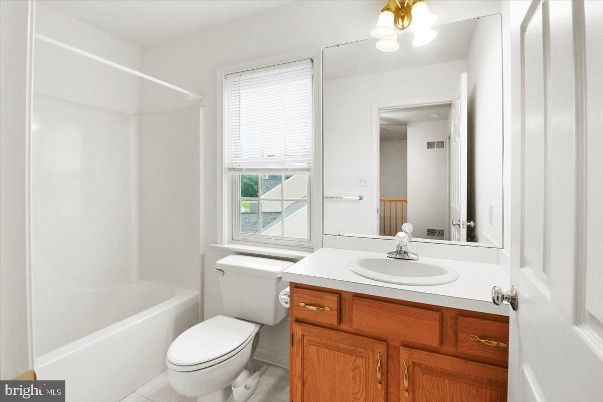 SUMMERFIELD AT ELVERSON - Residential Lease