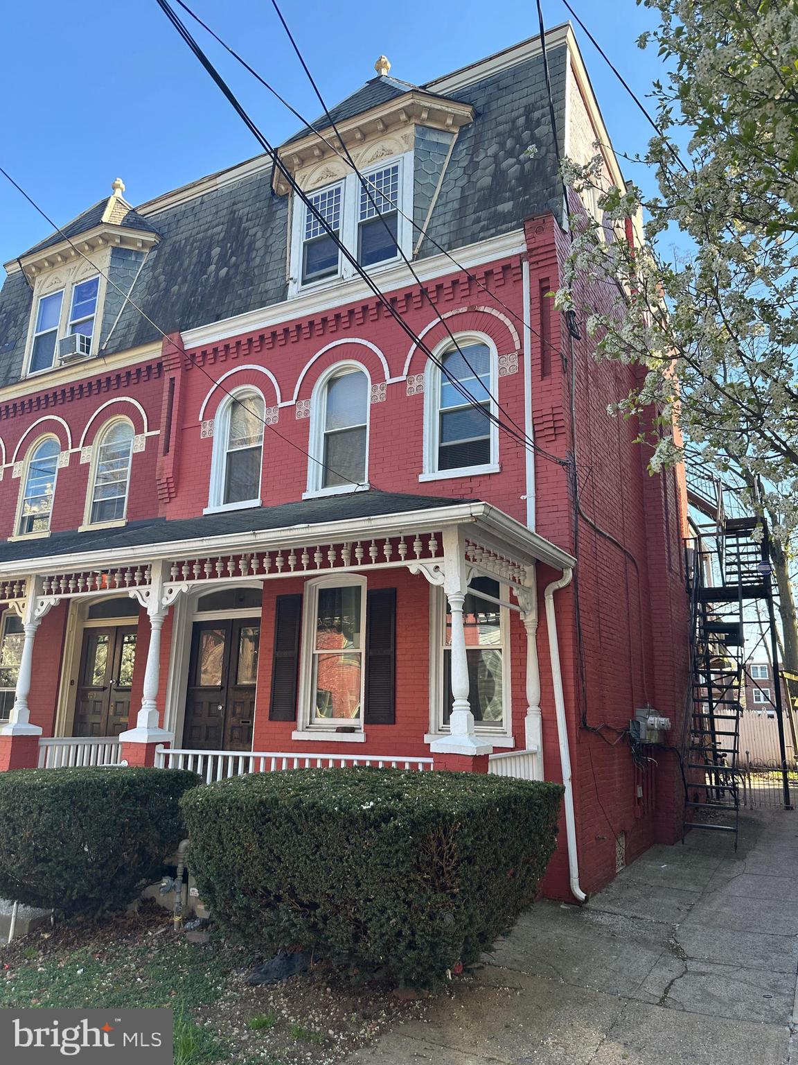 LANCASTER - Residential Income