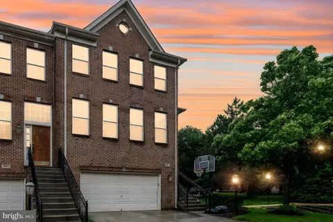 13963 James Cross Street, Chantilly, VA MLS: VAFX2236006