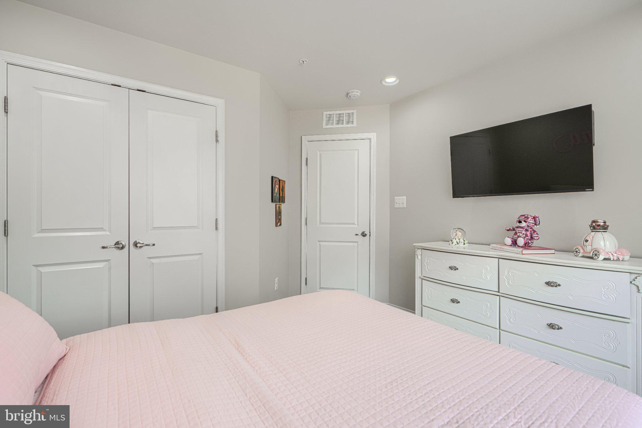 SUMMERFIELD VILLAGE - Residential