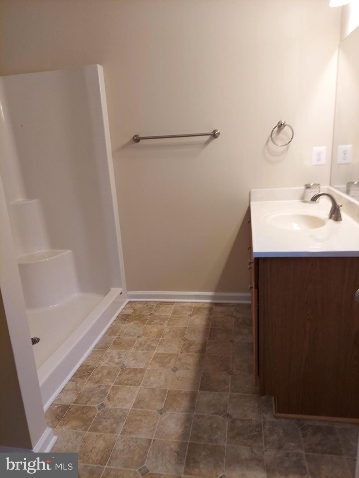 SHEN FARMS - Residential Lease