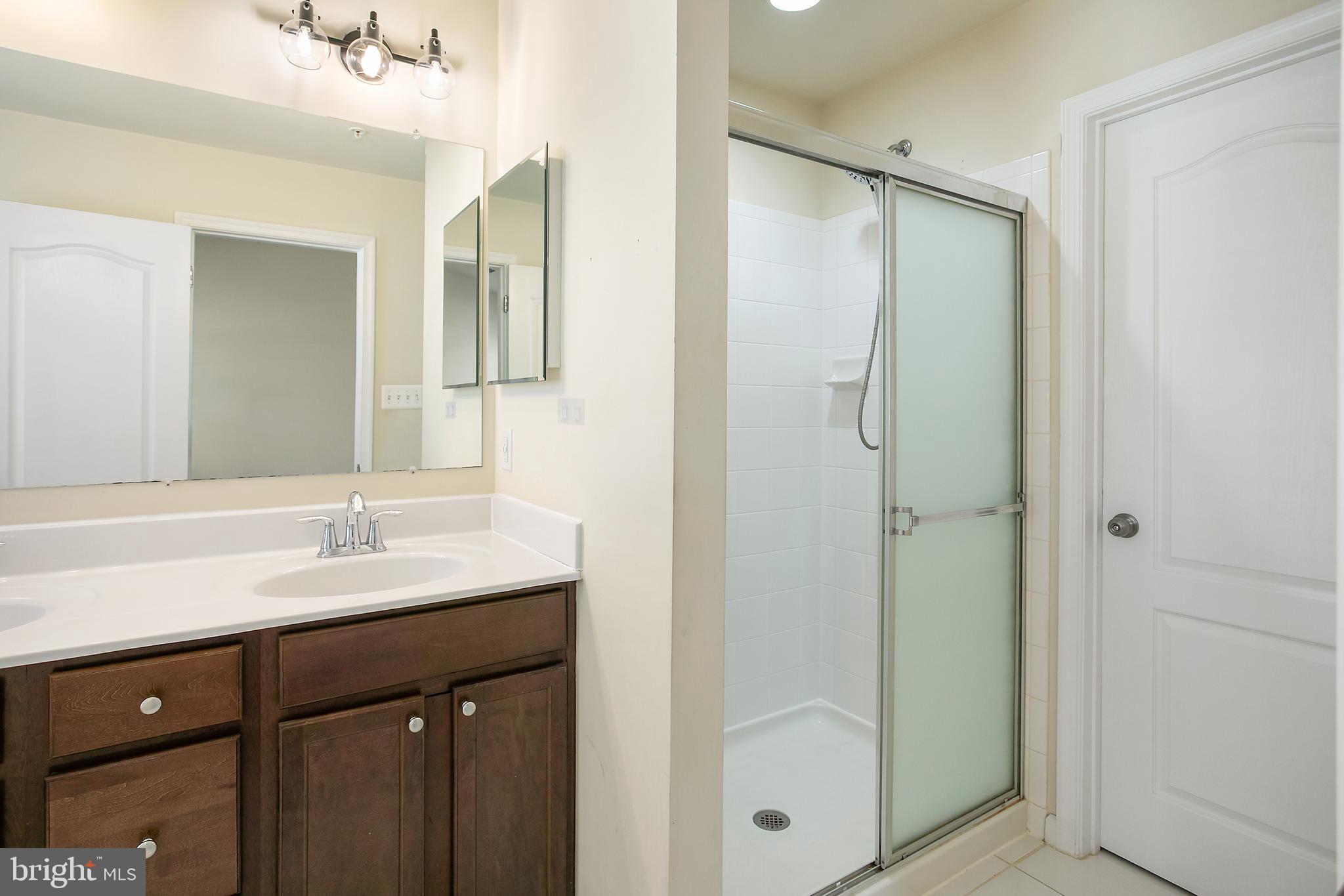 CHELSEA MANOR - Residential Lease