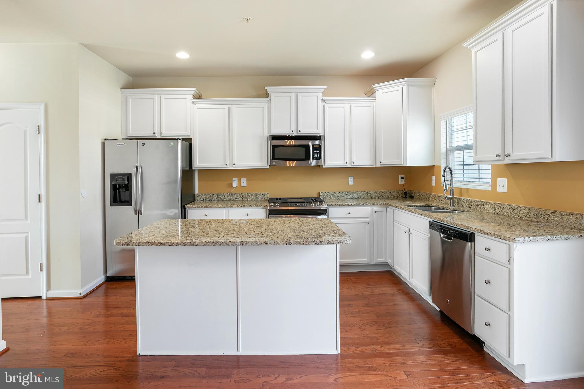 CHELSEA MANOR - Residential Lease