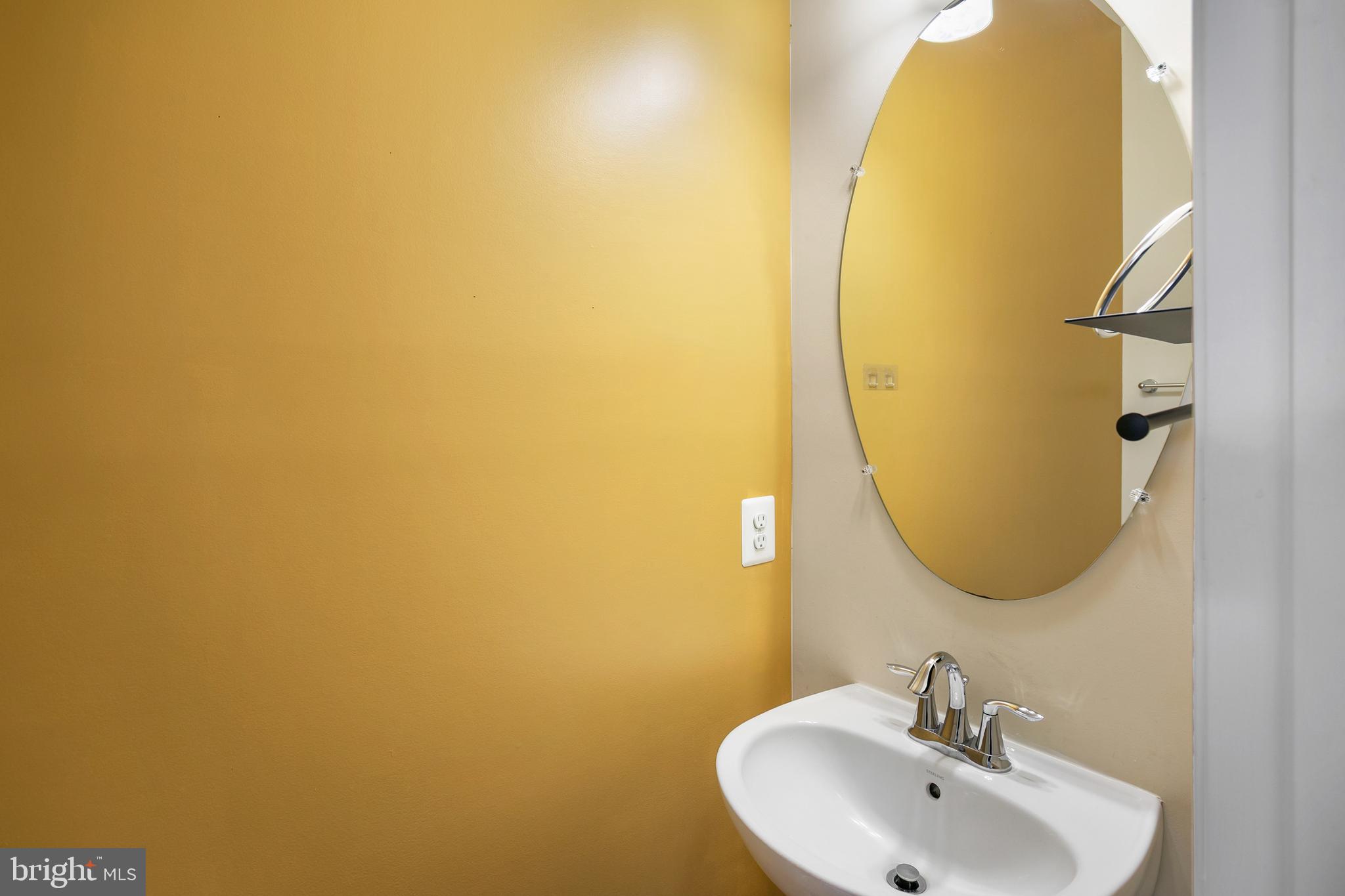 CHELSEA MANOR - Residential Lease