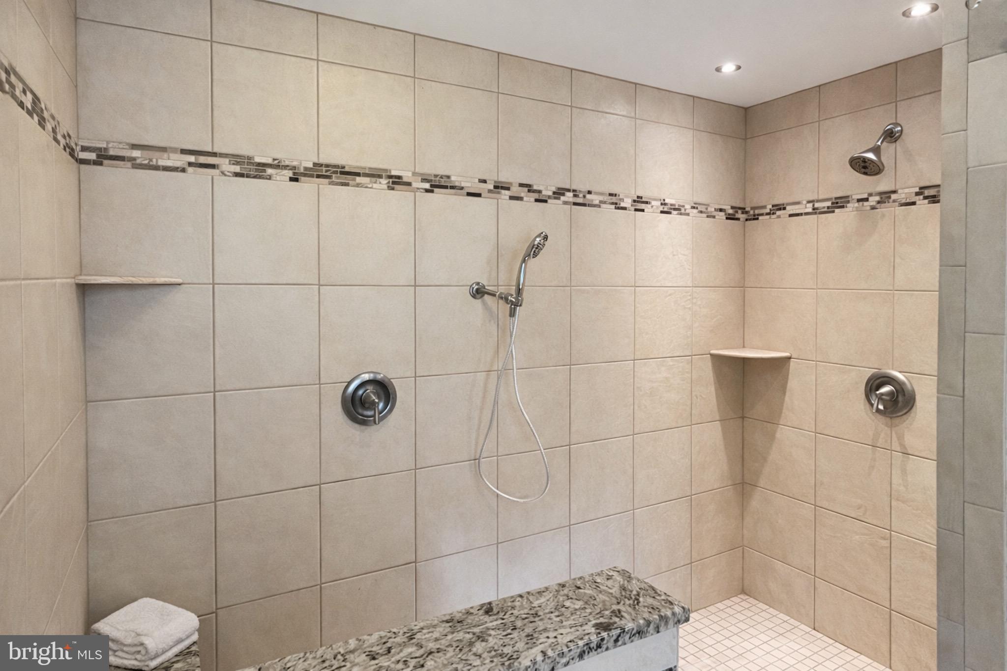 JERDONE ISLAND - Residential