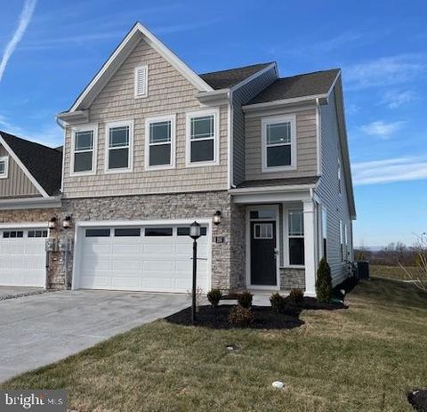 Townhouse For Sale - 207 Grand Overlook Drive Dr<br/> GETTYSBURG, PA 17325