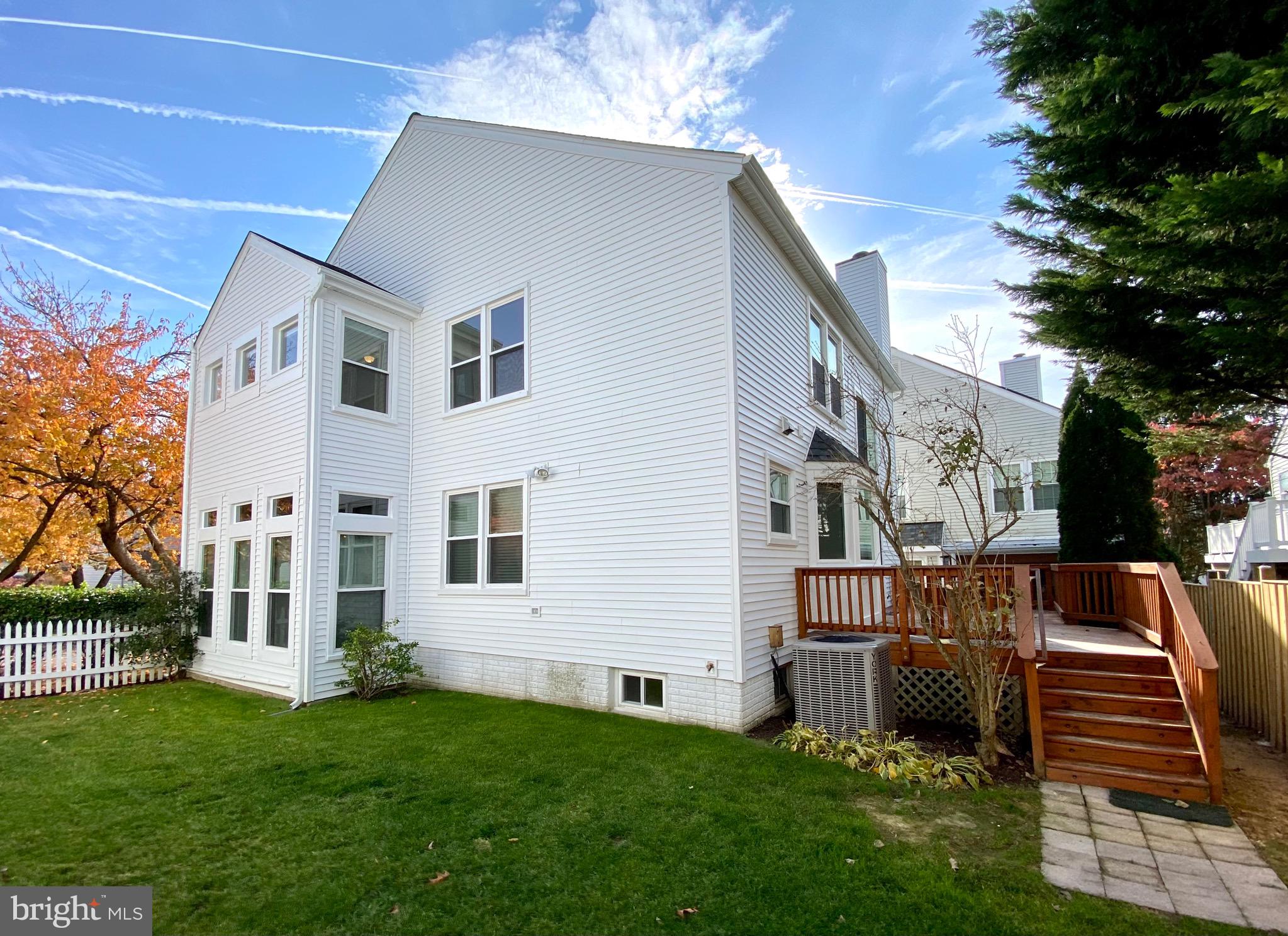 LONGMEAD - Residential