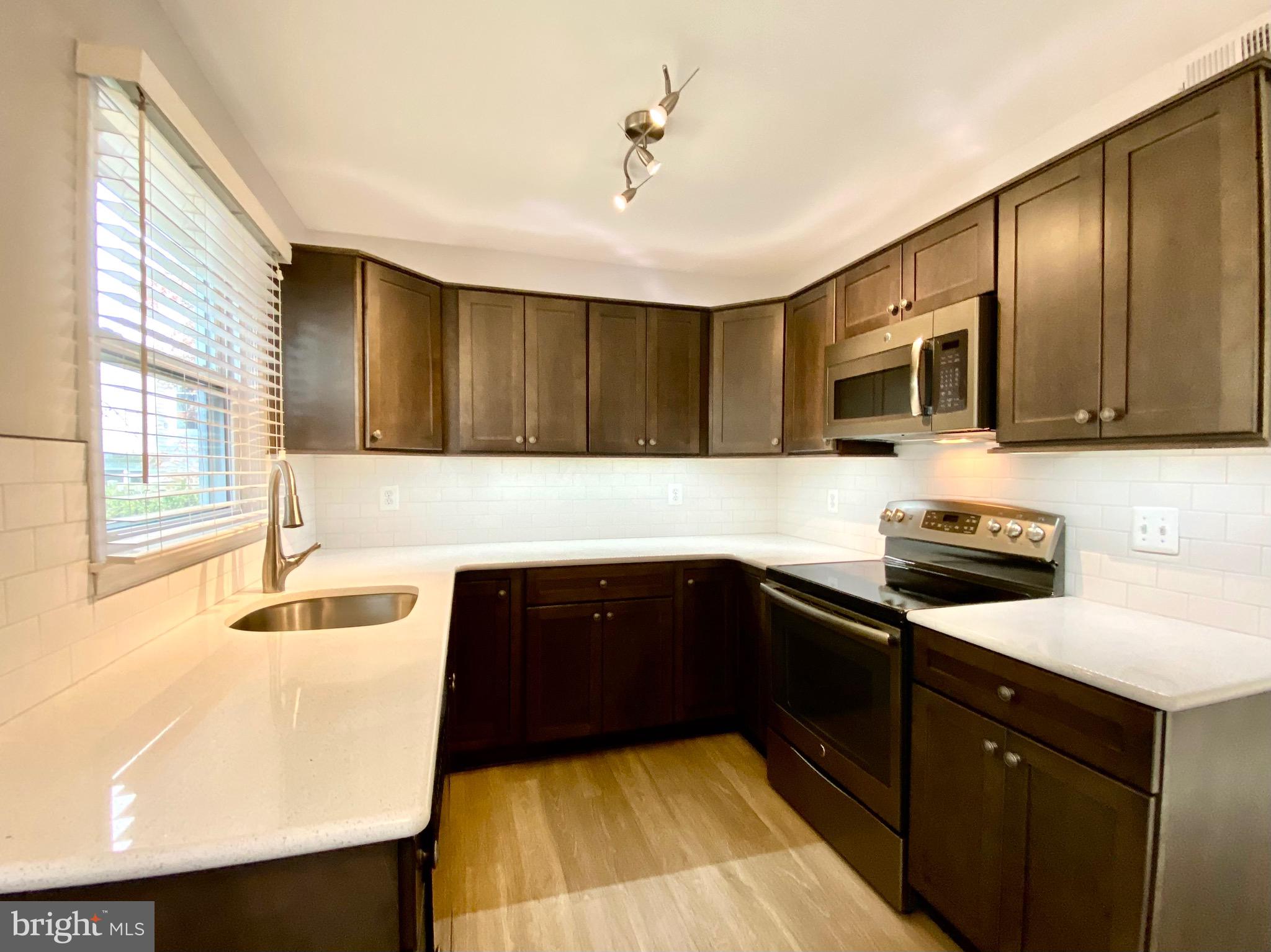 LONGMEAD - Residential