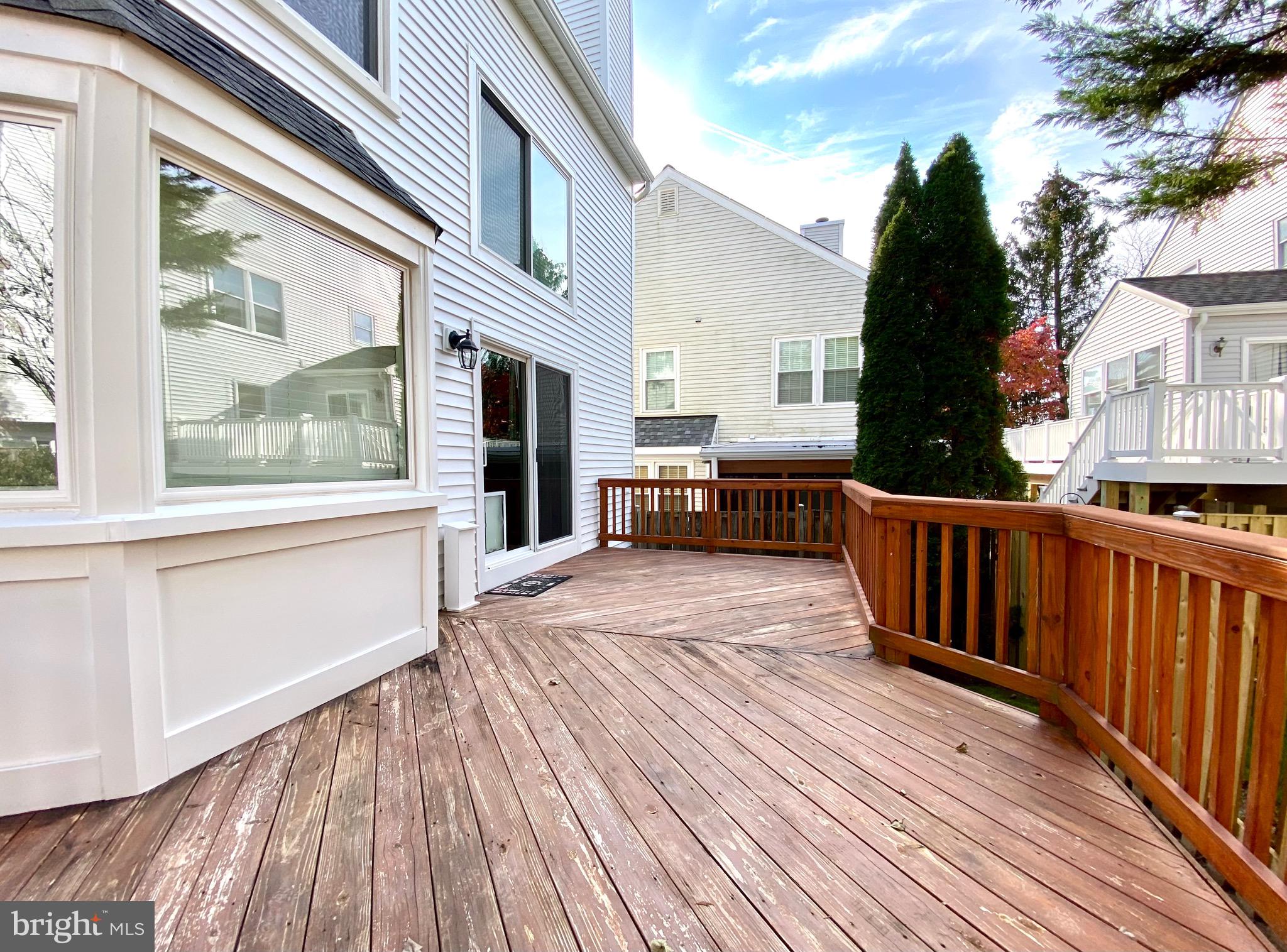 LONGMEAD - Residential