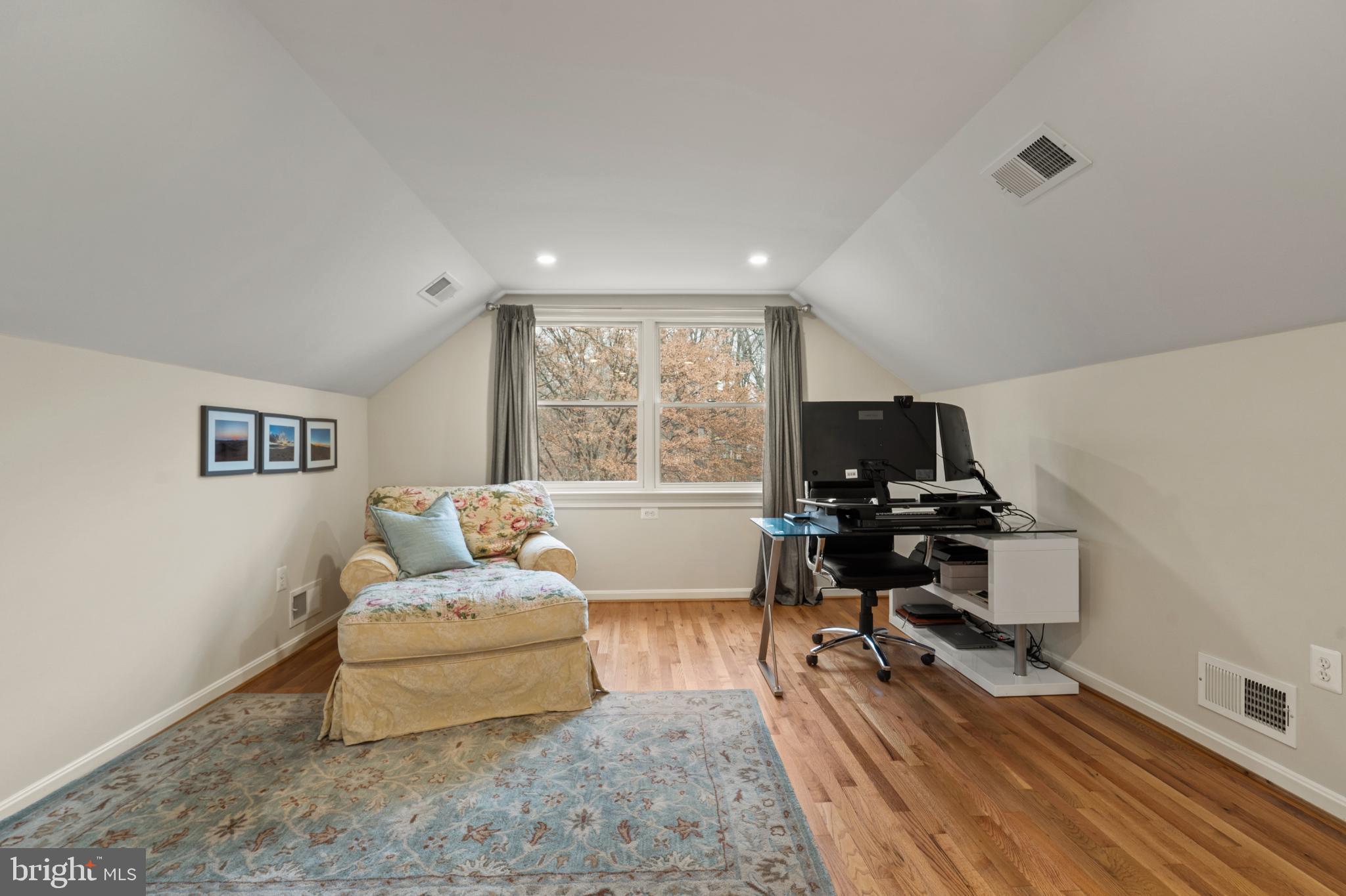 COLLEGE GARDENS - Residential