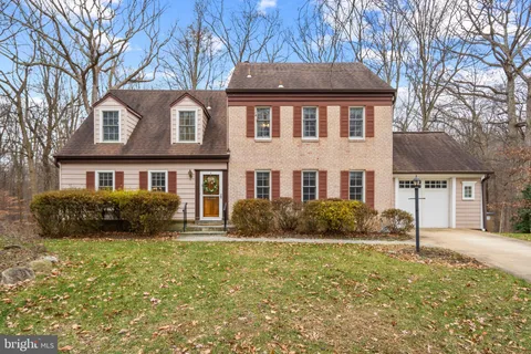 5 Columbia Court, Rockville, MD MLS: MDMC2210370