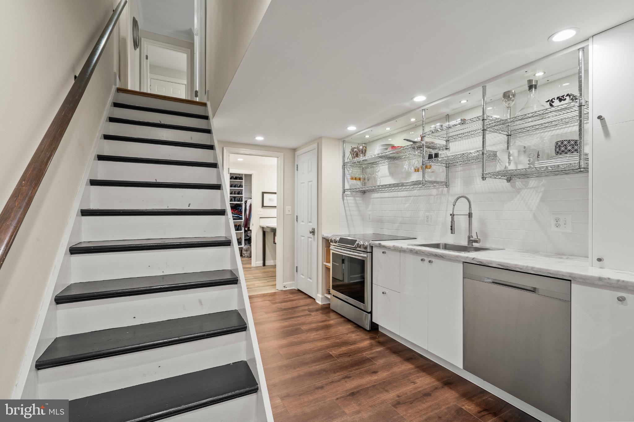 COLLEGE GARDENS - Residential