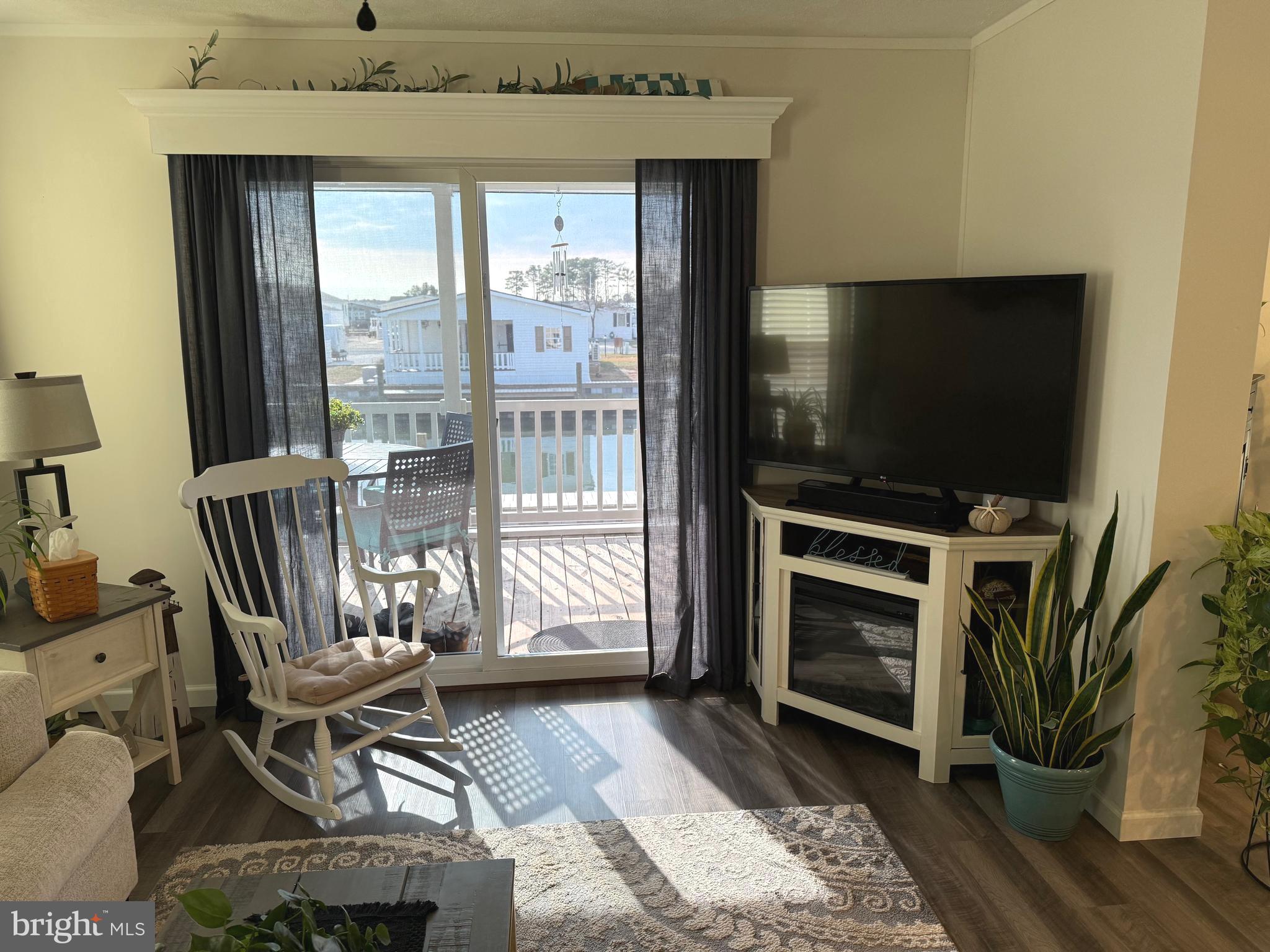 MARINERS COVE - Residential