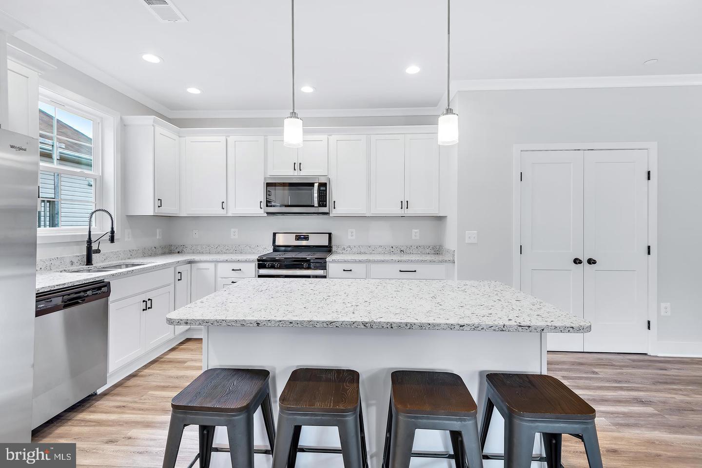 SYLVAN SHORES - Residential