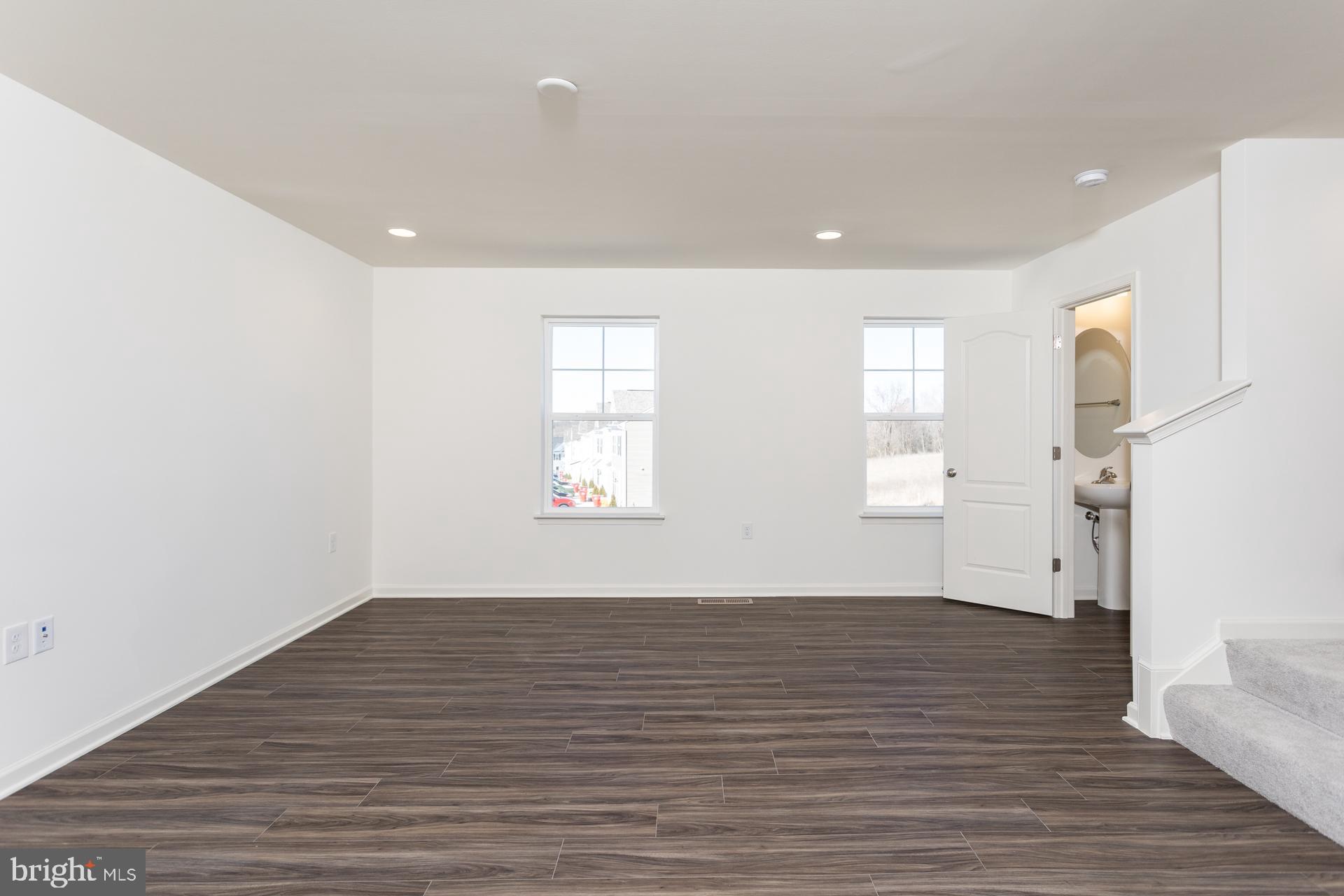 ARCHERS ROCK - Residential