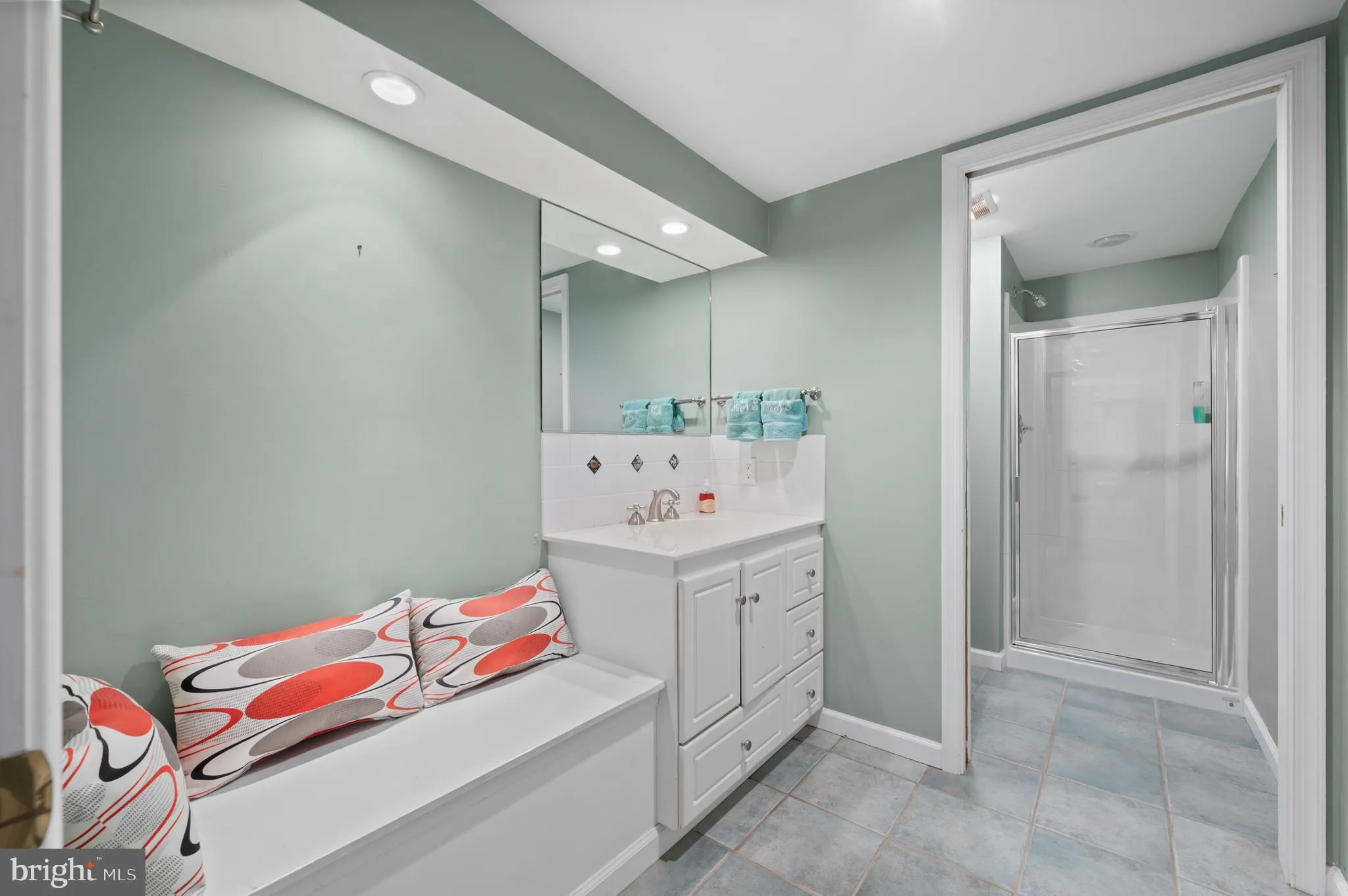 Wayne, Pennsylvania 19087, United States, 5 Bedrooms Bedrooms, ,5 BathroomsBathrooms,Residential,Pending,179774