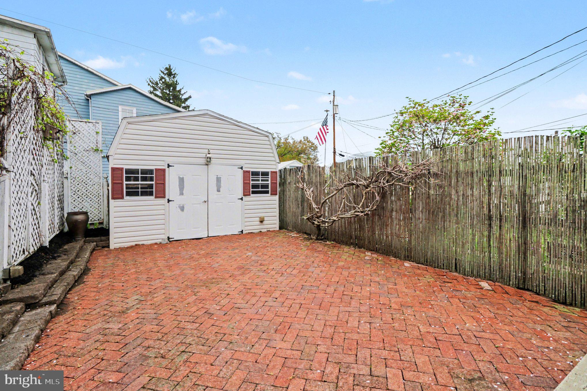 NEWPORT - Residential