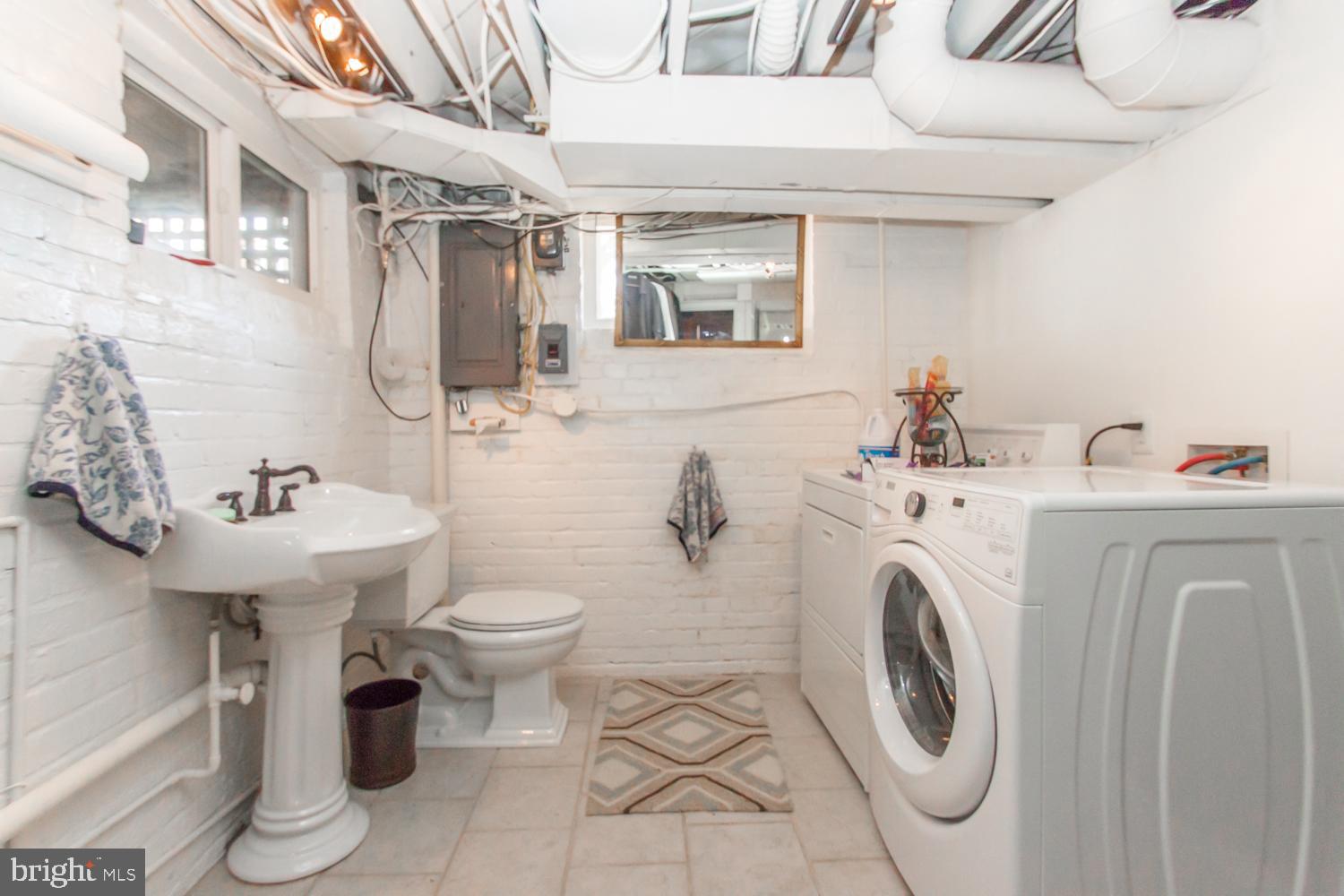 GEORGE WASHINGTON PARK - Residential Lease