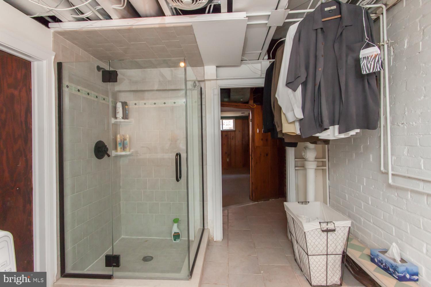 GEORGE WASHINGTON PARK - Residential Lease