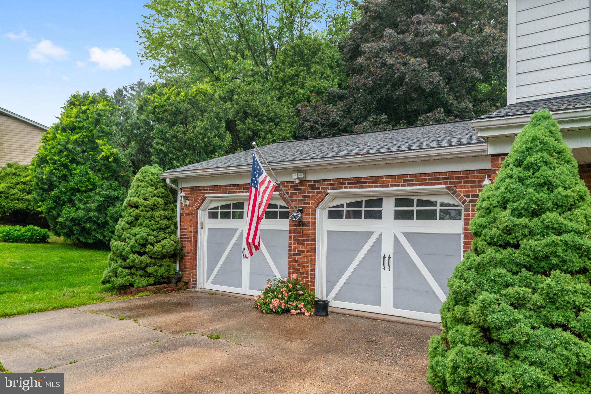 1112 STROMKO DRIVE