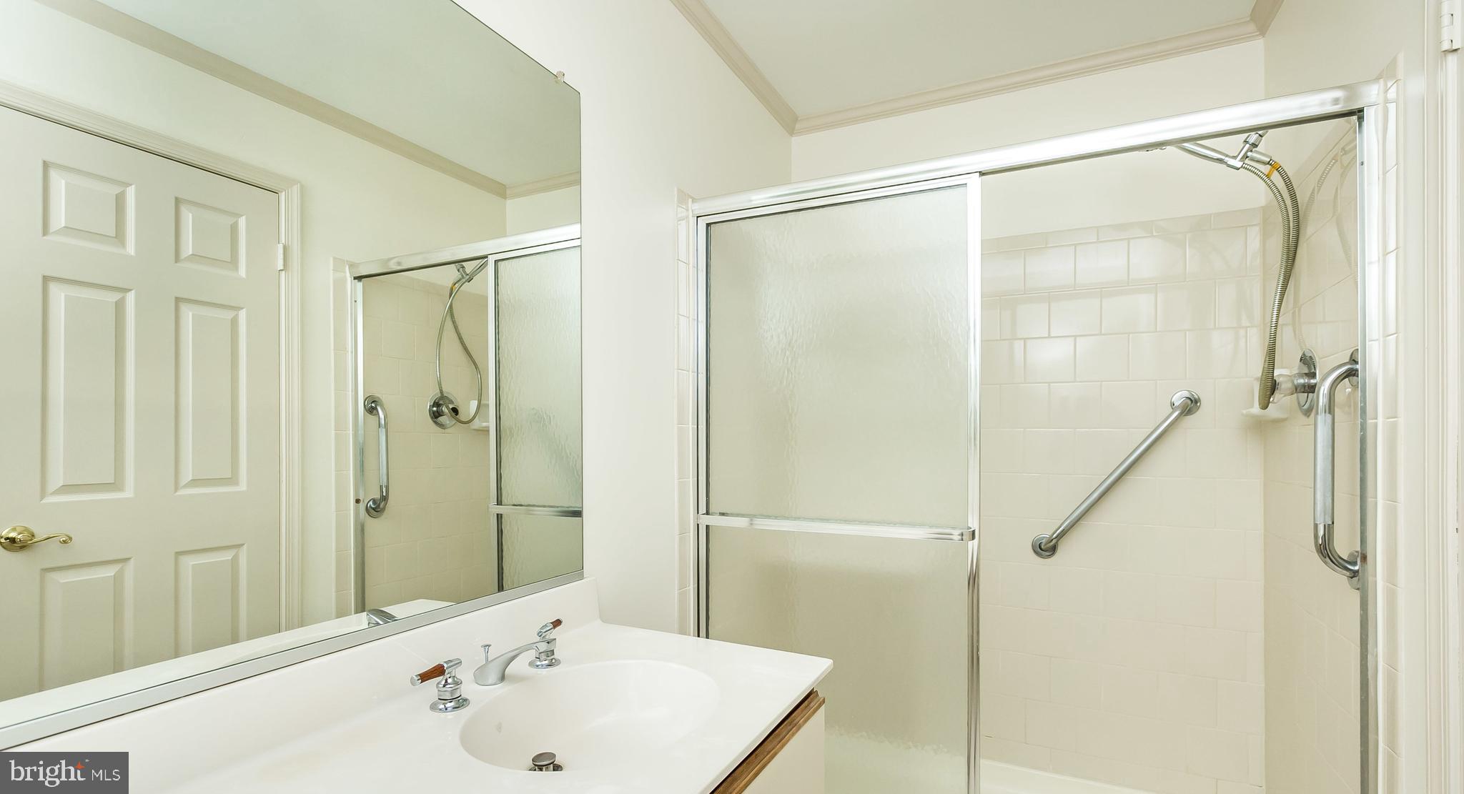 RAINFLOWER/LOVETON - Residential