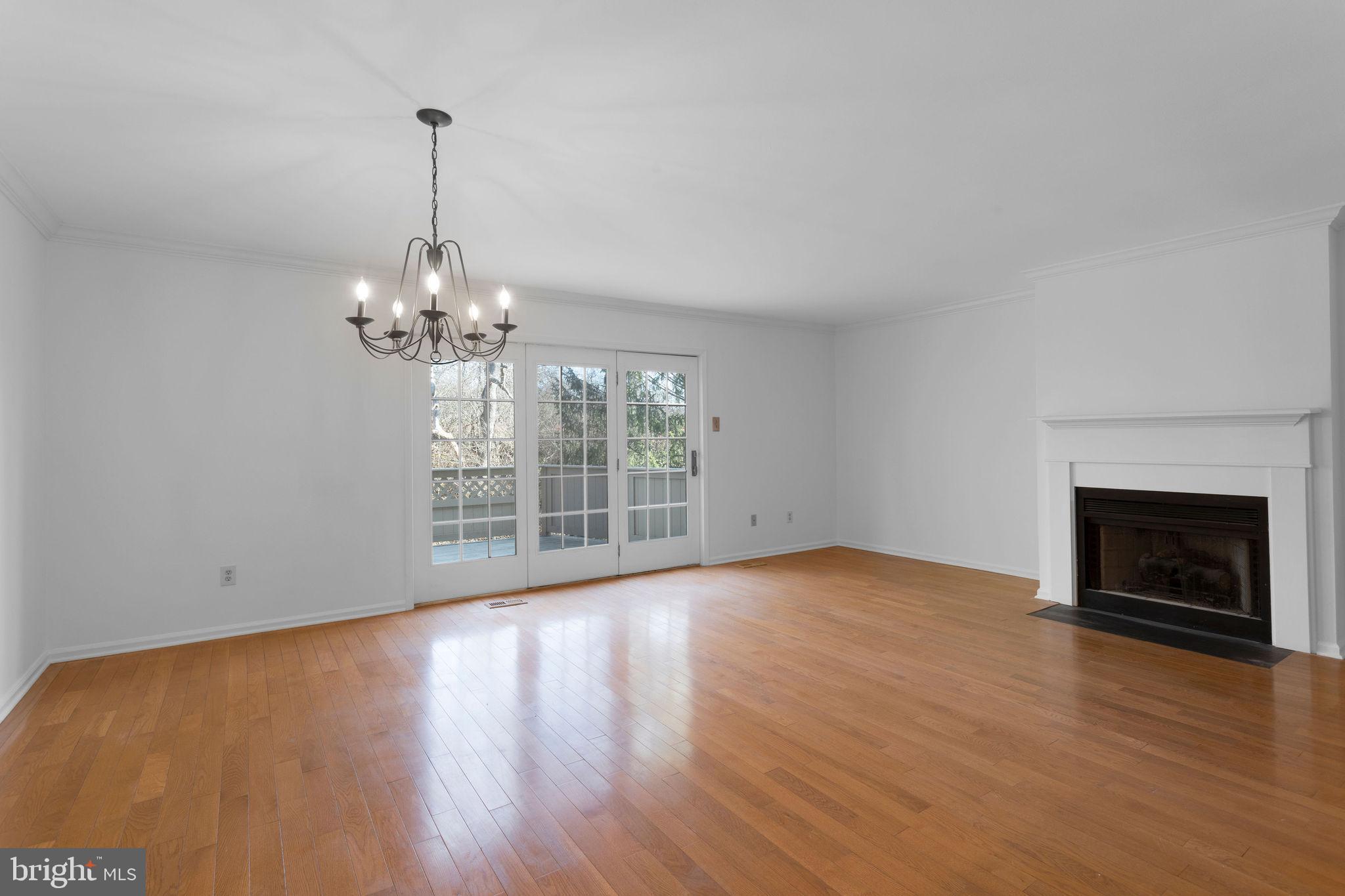 CHESTERBROOK/MAIN - Residential