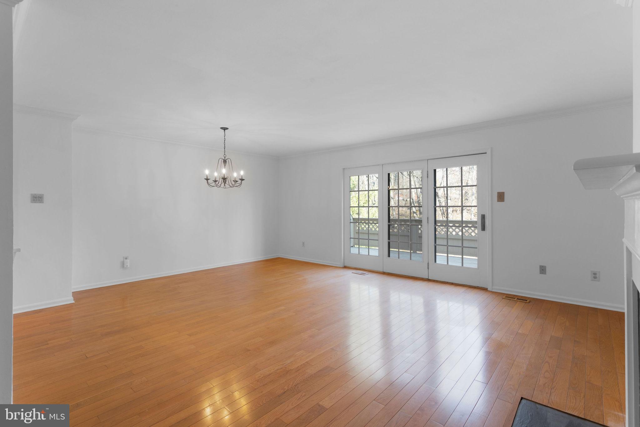 CHESTERBROOK/MAIN - Residential