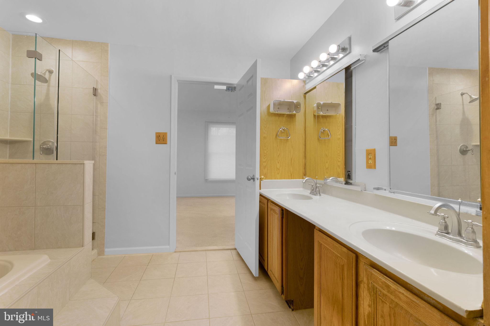 CHESTERBROOK/MAIN - Residential