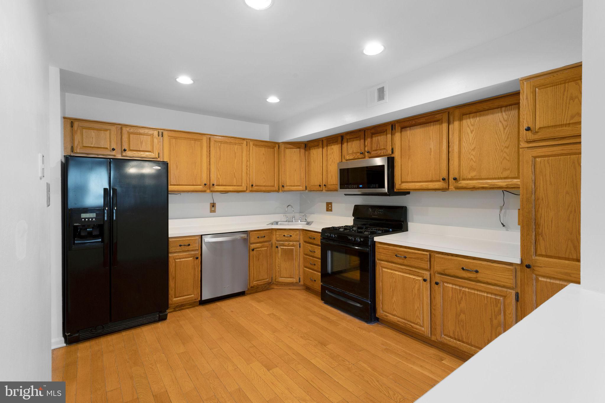 CHESTERBROOK/MAIN - Residential