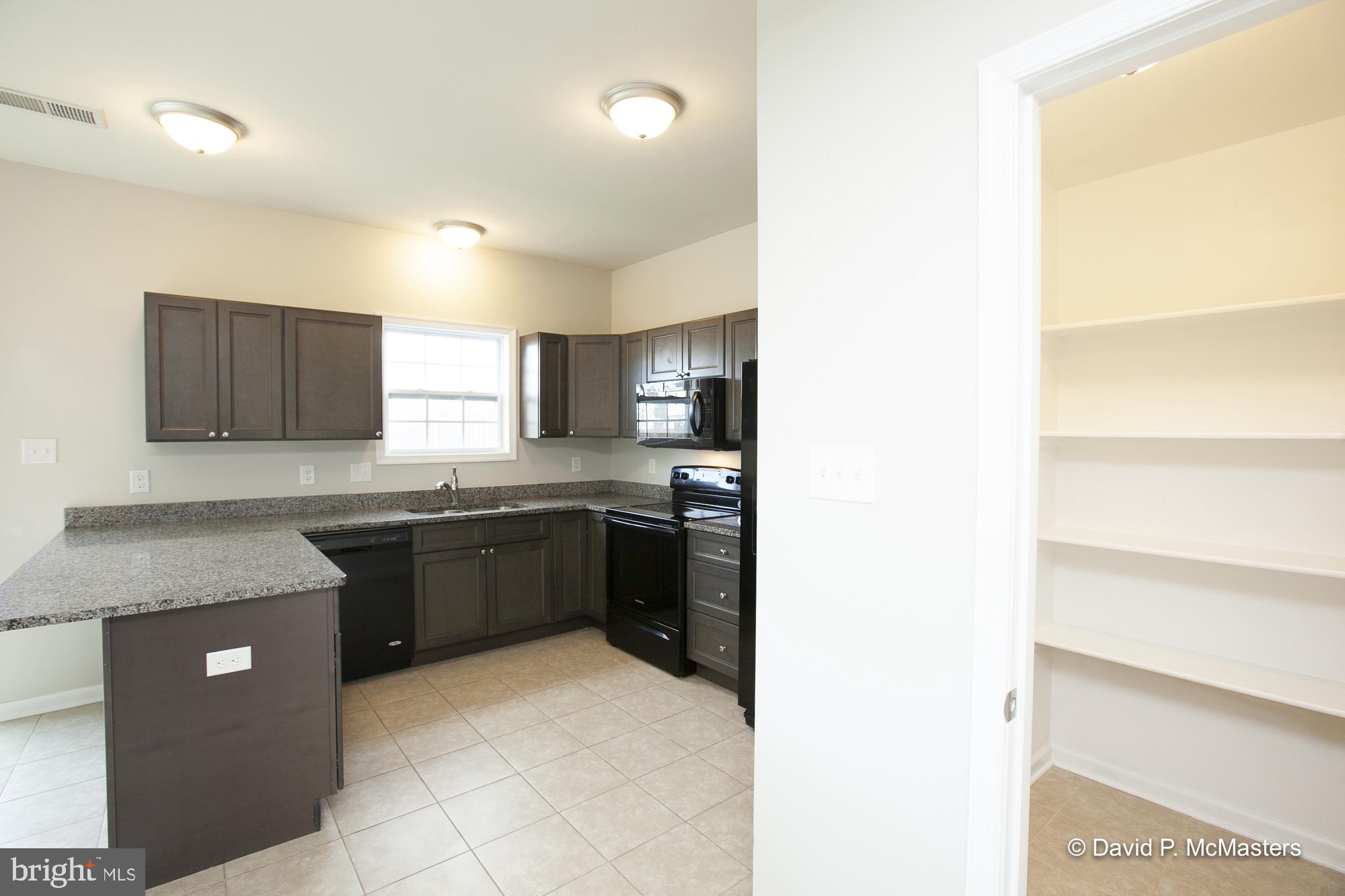 TOWNES OF RIDGEWAY - Residential Lease