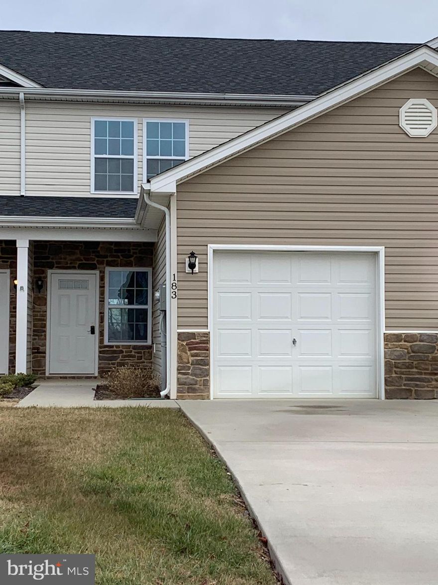 Ready for immediate occupancy!
Modern townhouse clean and move-in ready!!!  Tasteful contemporary colors &  granite counter tops, laminate flooring & black appliance package. Open floor plan greets you as you open the front door to living room/dining/ and kitchen space with a walk-in pantry, and a half bathroom..  Upper level offers master bedroom suite and two additional bedrooms w/ vaulted ceilings and full bathroom.  Rear fenced yard w/ patio for entertaining.  Convenient home package is just minutes from the VA I-81 exit.