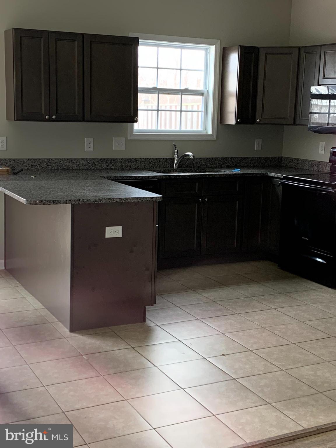 TOWNES OF RIDGEWAY - Residential Lease