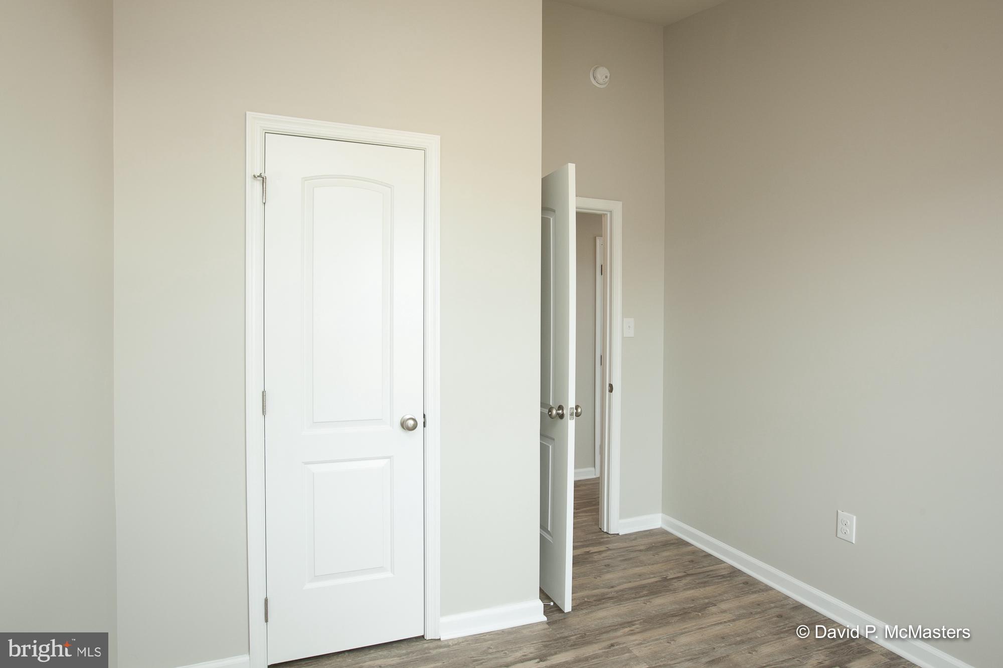 TOWNES OF RIDGEWAY - Residential Lease