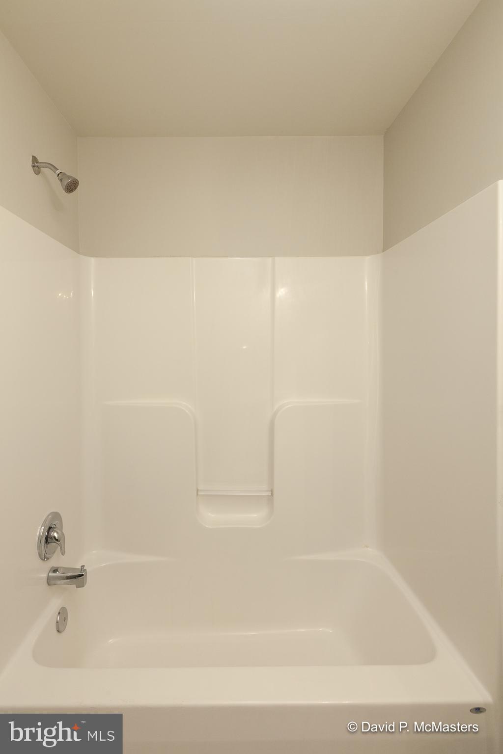 TOWNES OF RIDGEWAY - Residential Lease