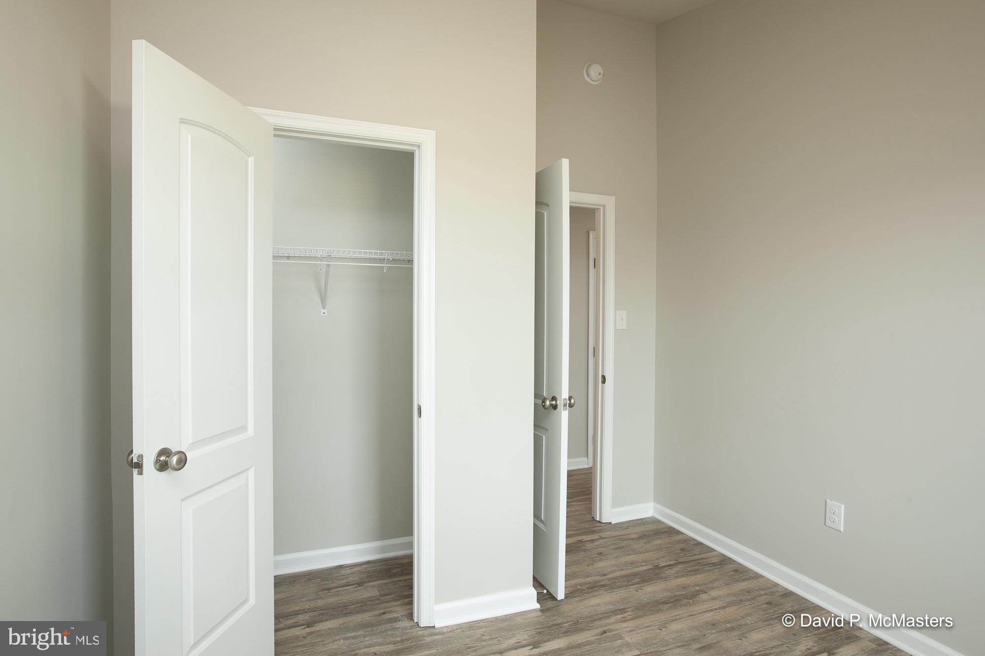 TOWNES OF RIDGEWAY - Residential Lease