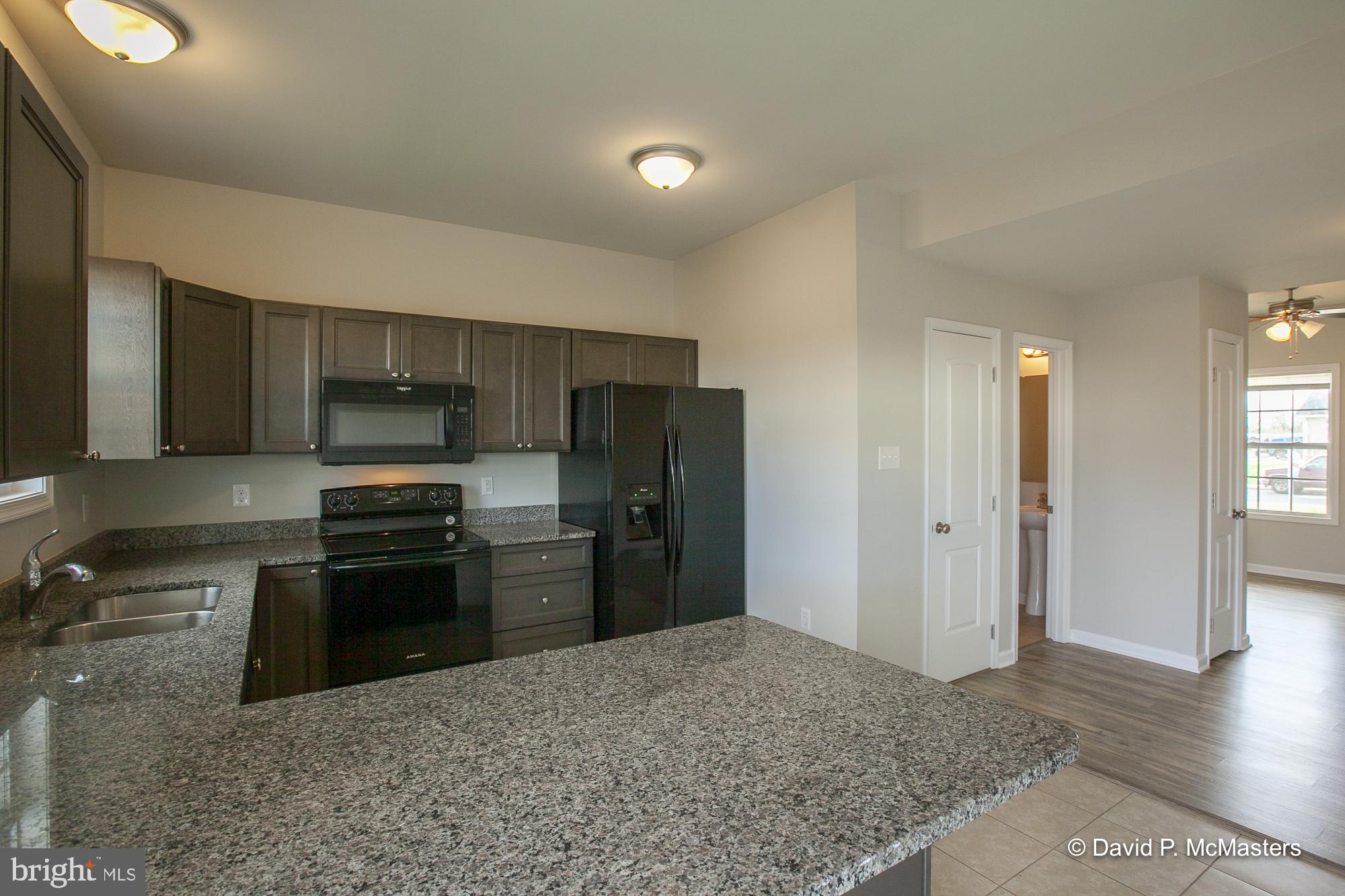 TOWNES OF RIDGEWAY - Residential Lease